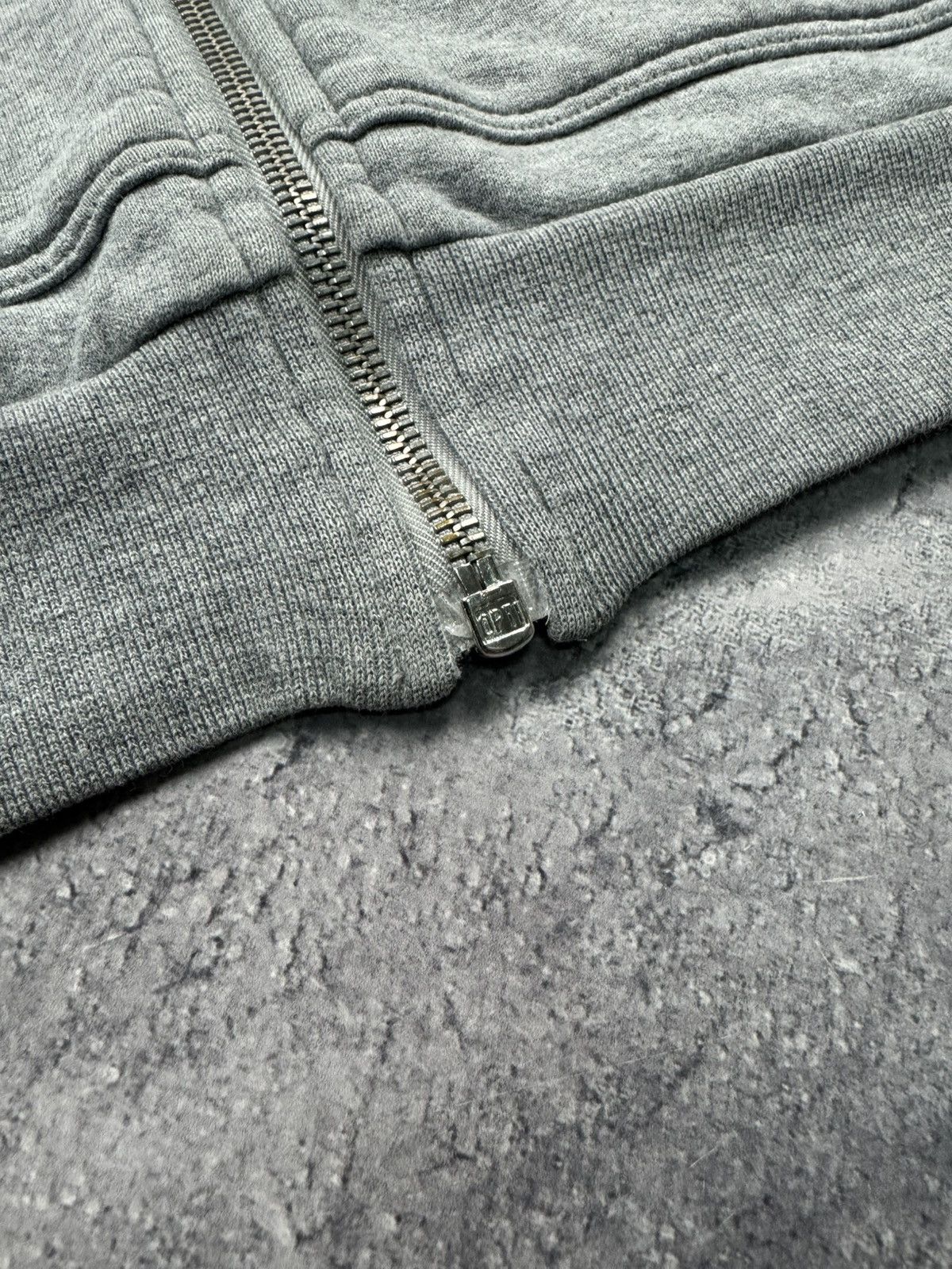 Alexander McQueen Alexander McQueen Grey Zip Up Hoodie Big Logo Authentic Size US XL / EU 56 / 4 - 10 Thumbnail