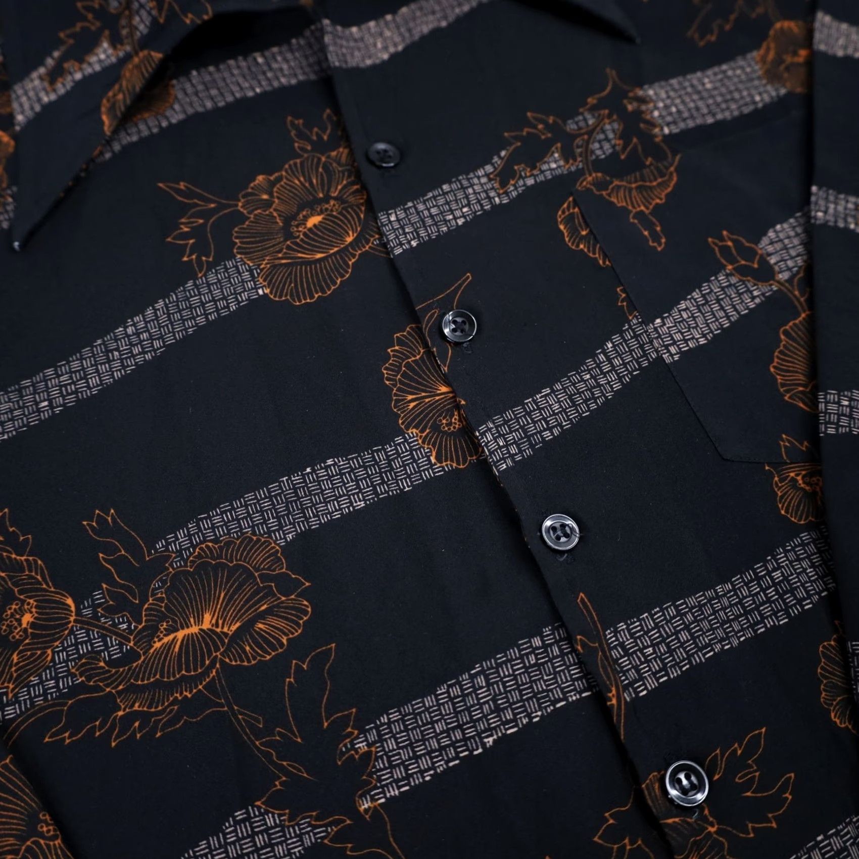 Vintage VINTAGE Studio One by Campus Floral Button Up Shirt Mens Large Black Long Sleeve Clothing Size US L / EU 52-54 / 3 - 5 Thumbnail