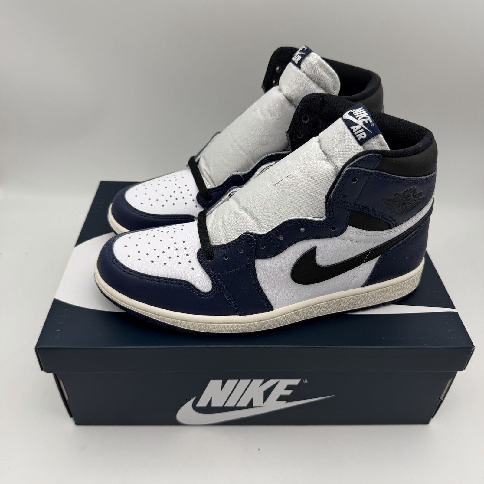 Nike Air Jordan 1 Retro High OG 'Midnight Navy' Size US 10 / EU 43 - 1 Thumbnail