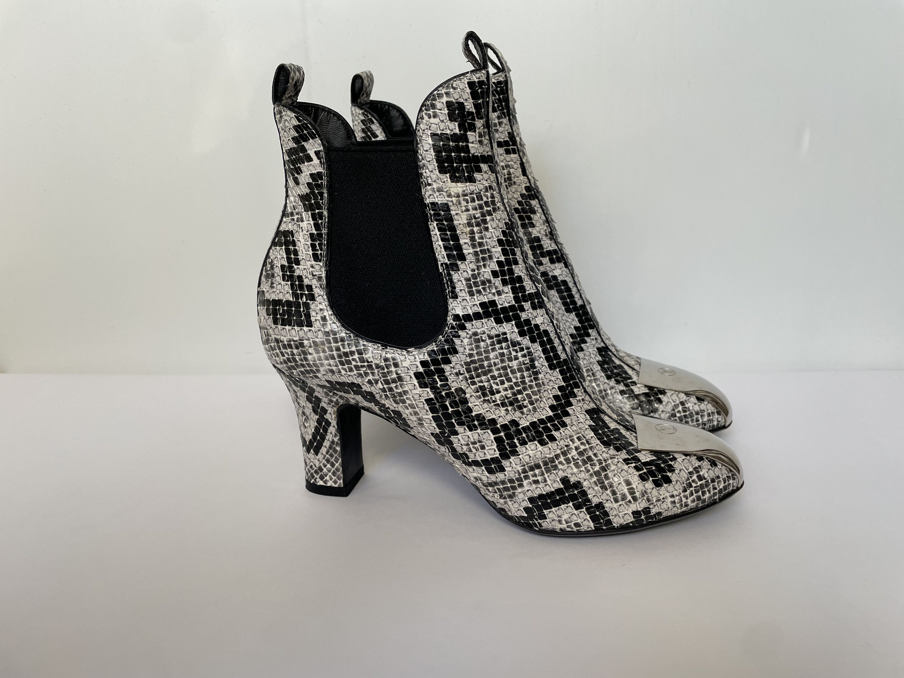 Louis Vuitton Louis Vuitton ankle boots Size US 8 / IT 38 - 2 Thumbnail