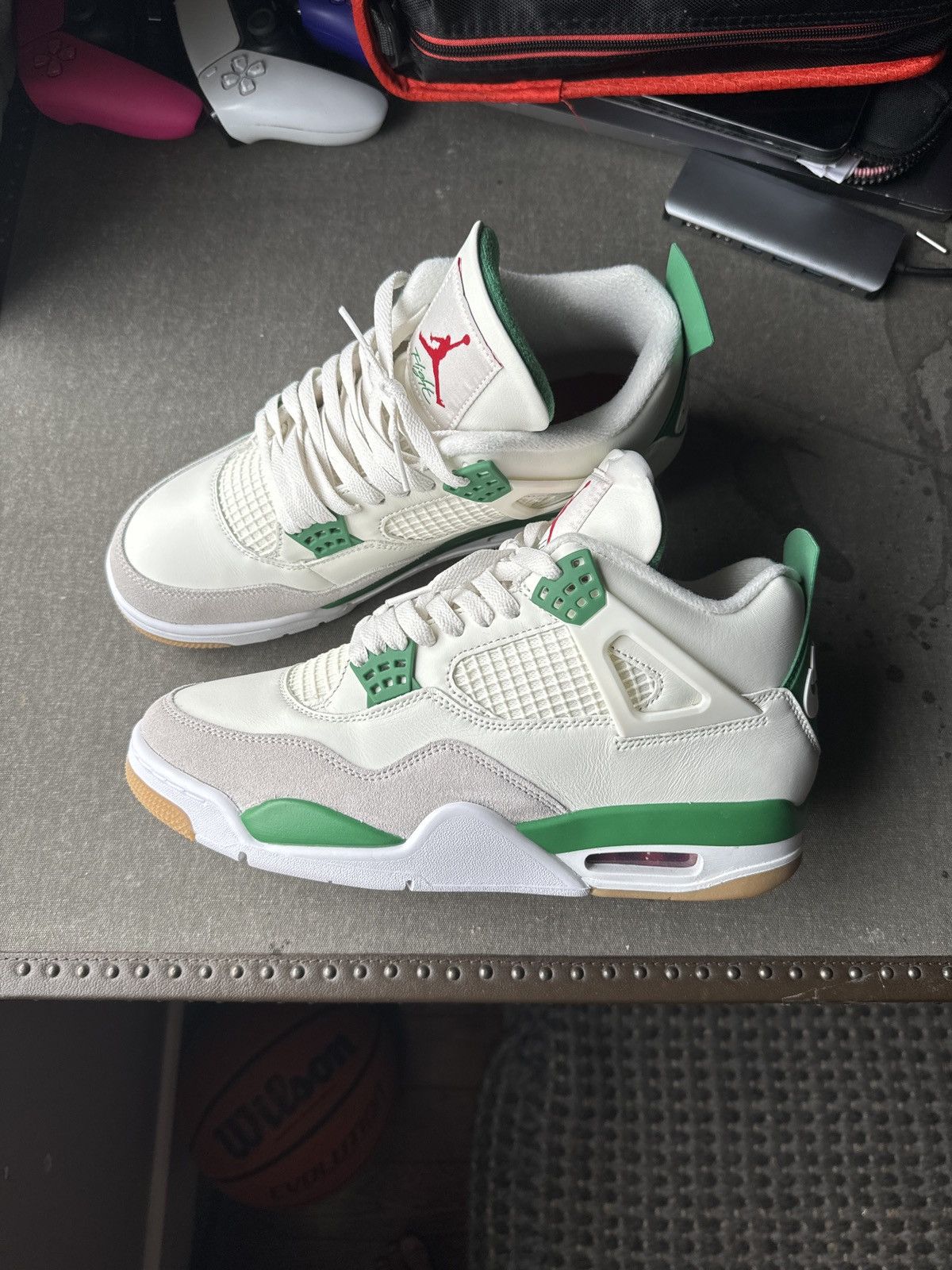 Jordan Brand × Nike Jordan 4 SB Pine Green Size US 9.5 / EU 42-43 - 1 Thumbnail