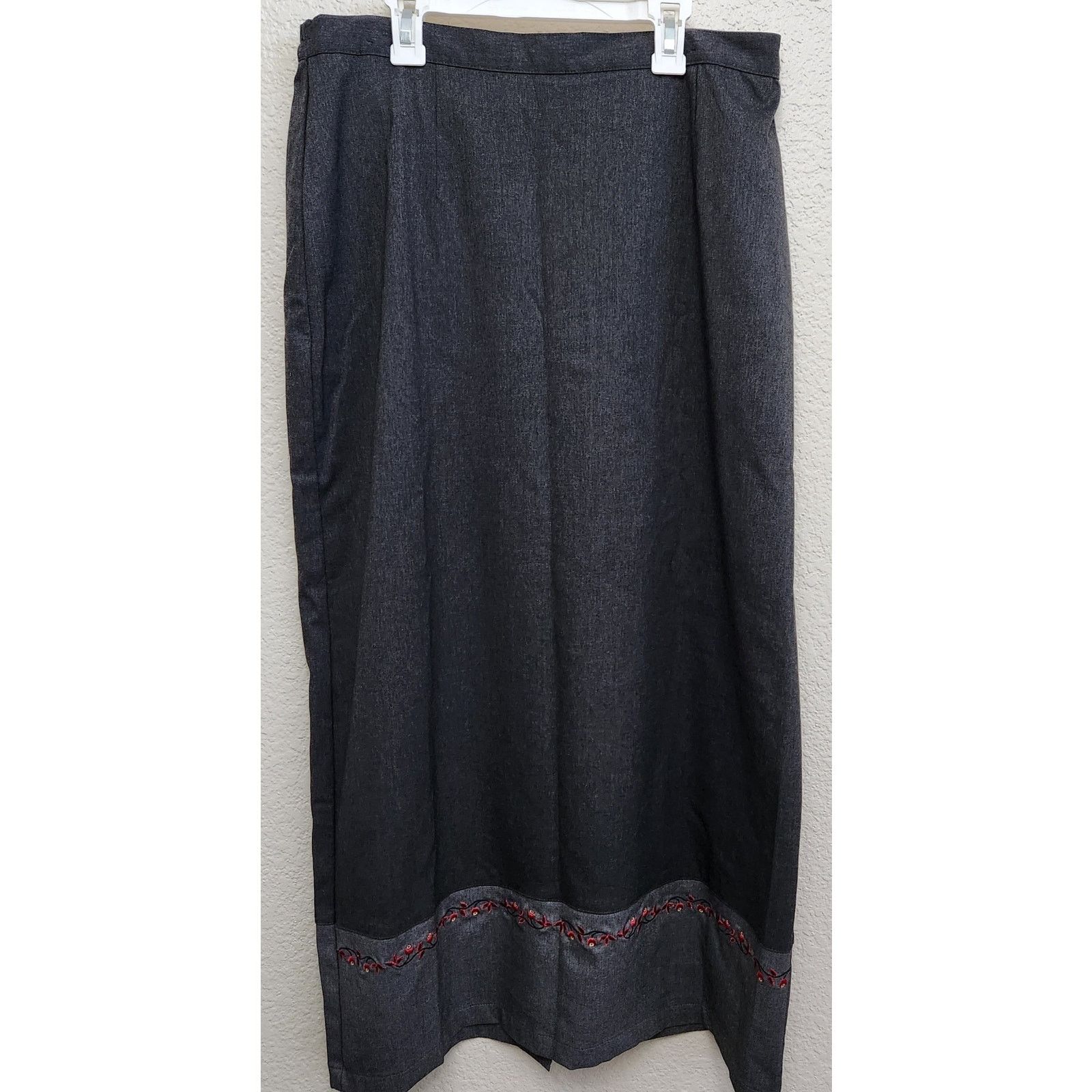 Other Sun River Clothing Gray Charcoal Embroidered Pencil Skirt L Size 32" / US 10 / IT 46 - 1 Thumbnail