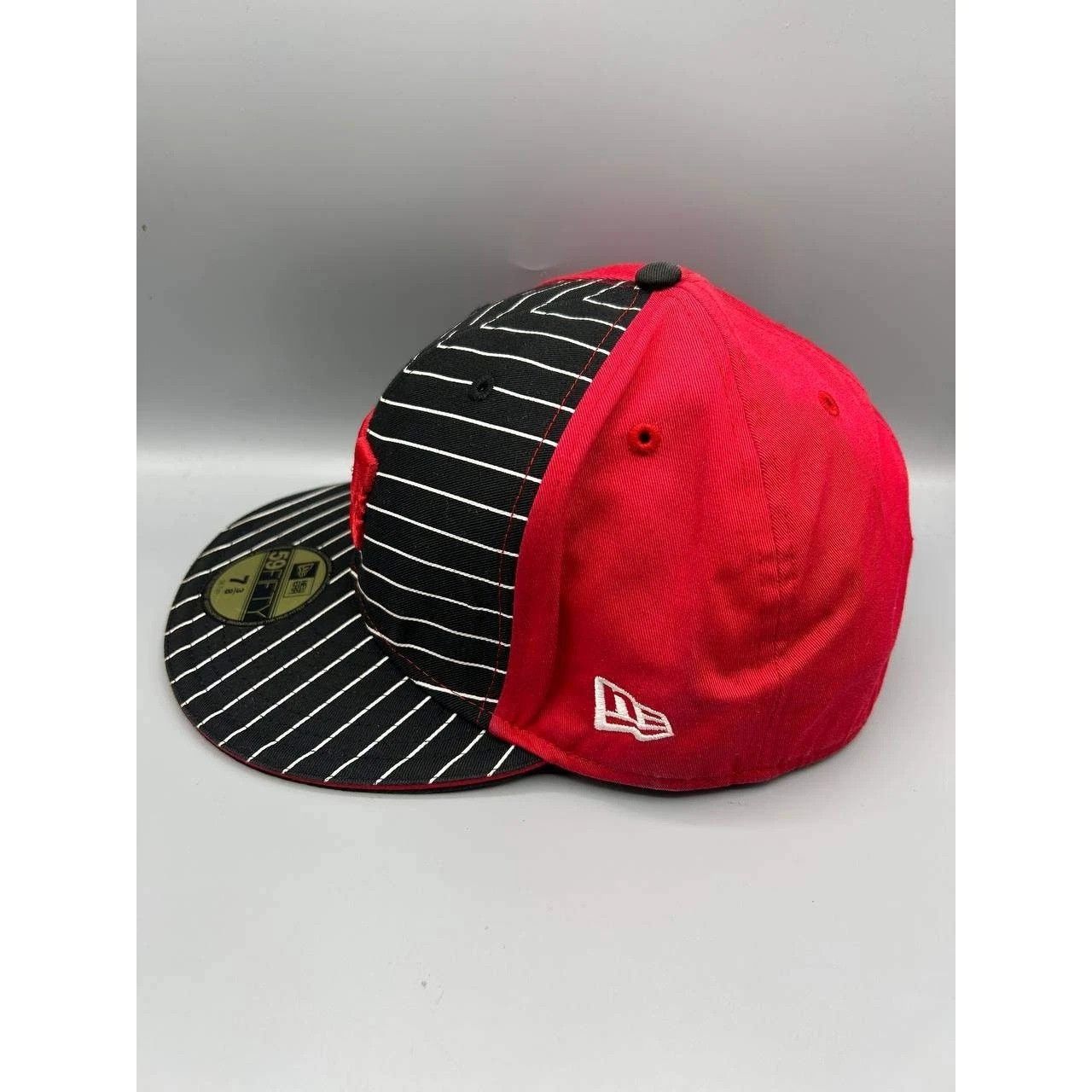 New Era DC Shoes Hat Men 7 3/8 Black Red Fitted Cap Cotton Size ONE SIZE - 7 Thumbnail