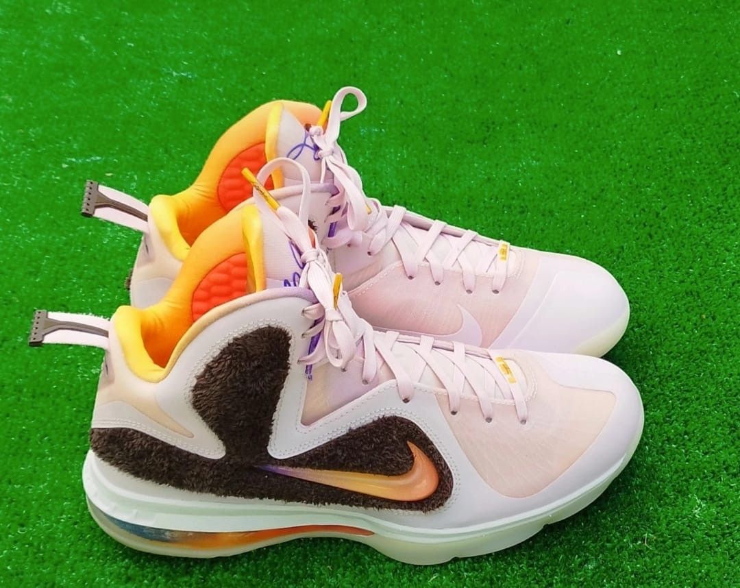 Nike Shoes Nike LeBron 9 King of LA Size US 9 / EU 42 - 1 Thumbnail
