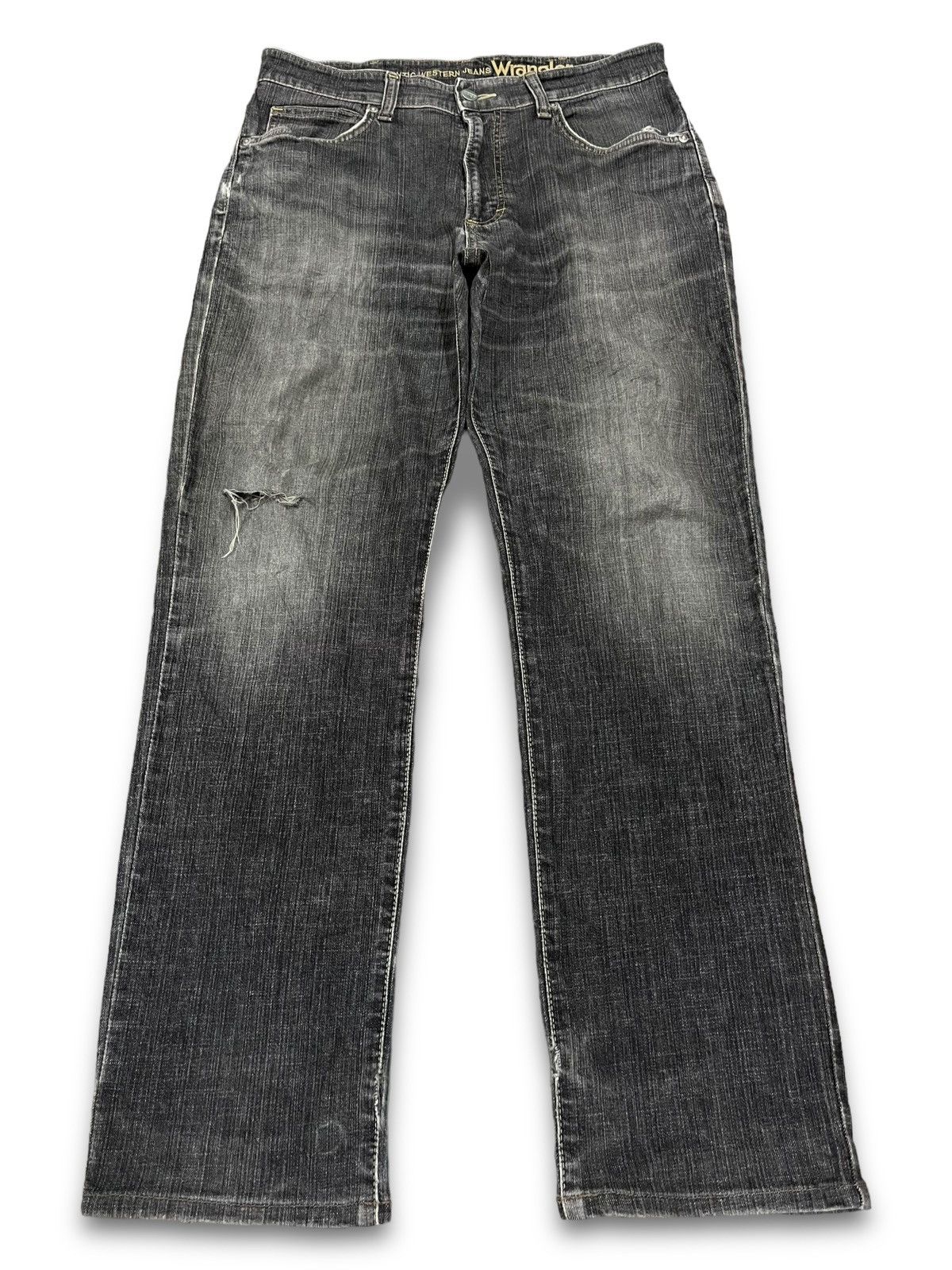Wrangler Vintage Wrangler Fade Rip Distressed Loose Style Jeans 32x30 Size US 32 / EU 48 - 1 Thumbnail