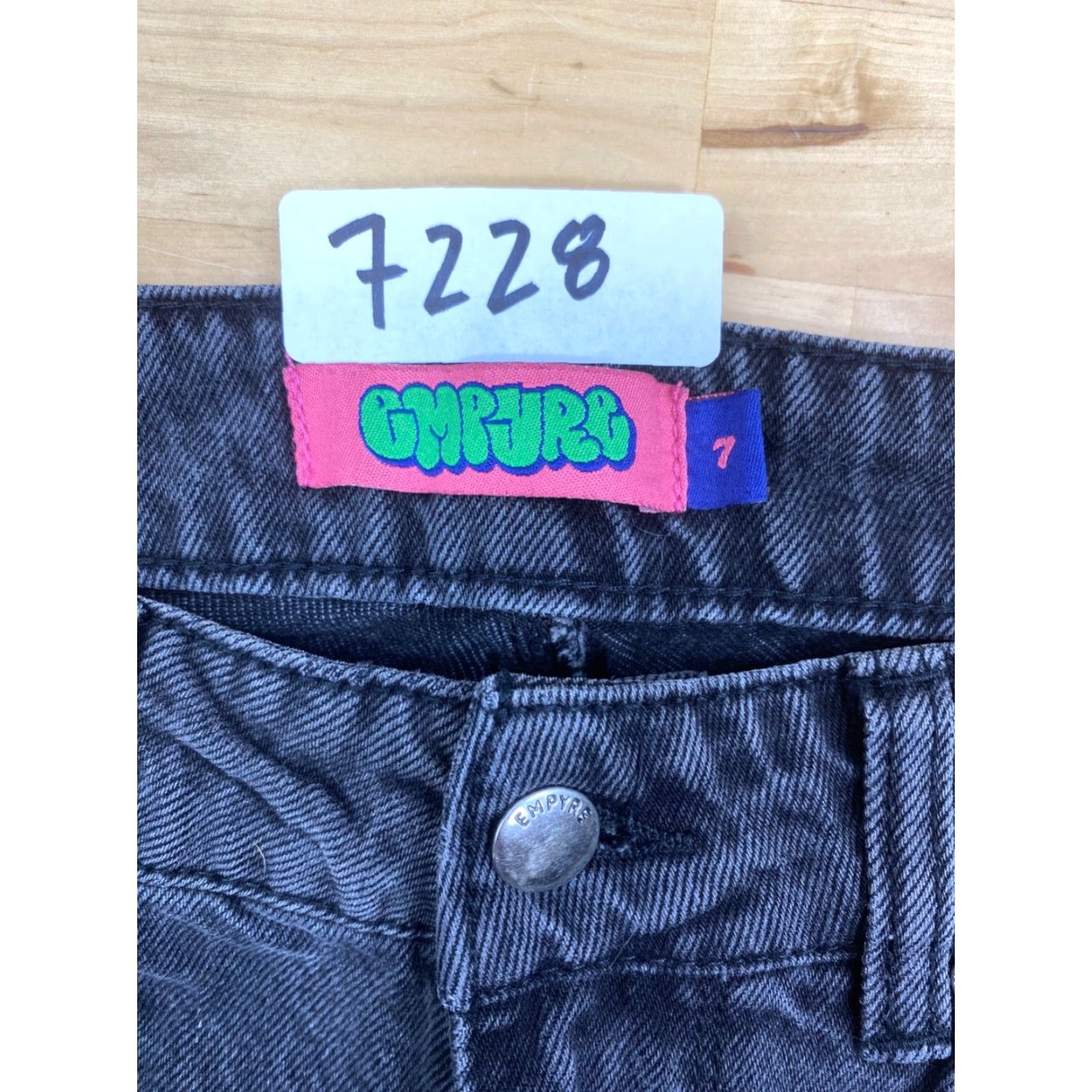 Empyre Empyre Denim Jeans Black Distressed Tapered Size 7 Women Size 28" / US 6 / IT 42 - 5 Thumbnail