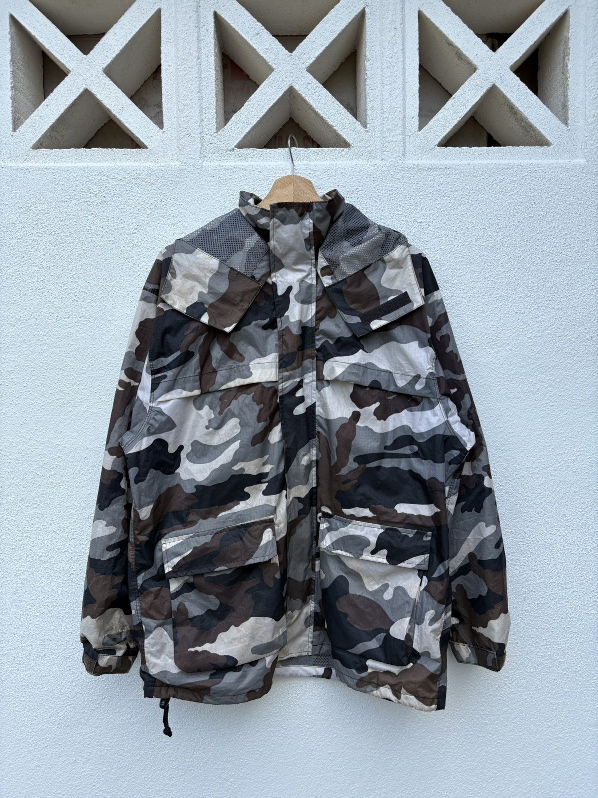 Japanese Brand Even River Camouflage Hooded Windbreaker Jacket Size US L / EU 52-54 / 3 - 3 Thumbnail
