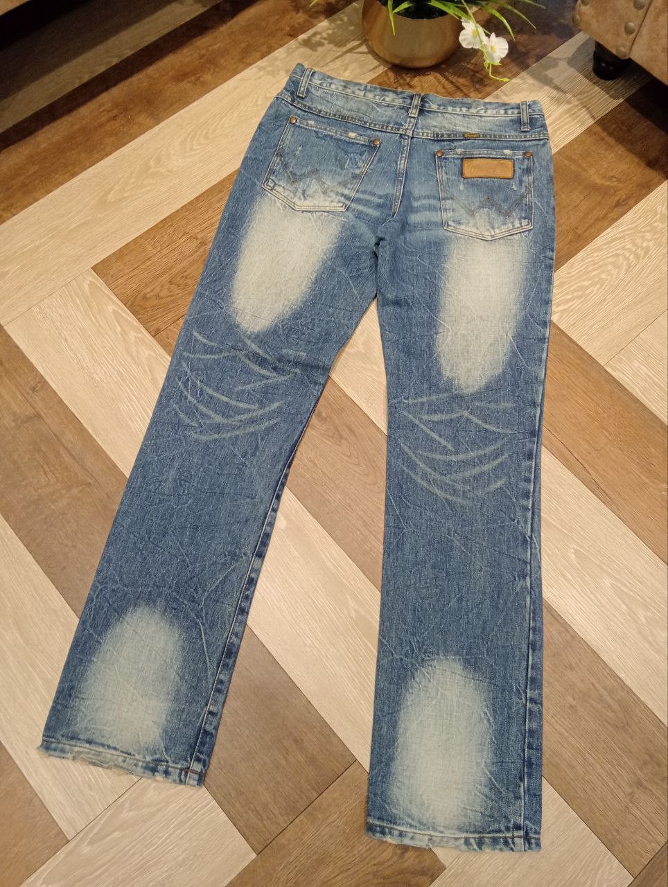 Wrangler VINTAGE WRANGLER DISTRESSED LOOK JEANS - SIZE 33 Size US 33 - 13 Thumbnail