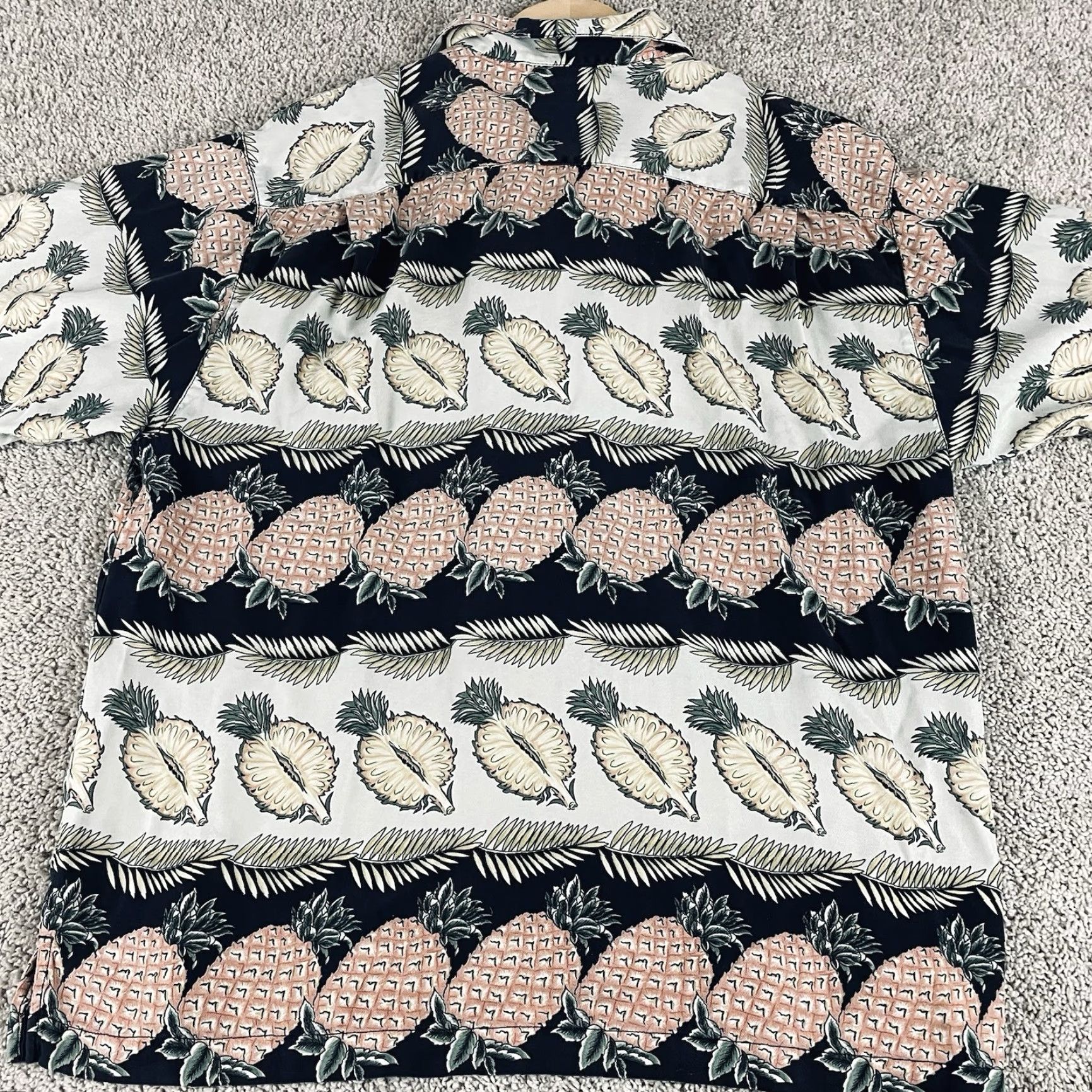 Tommy Bahama VINTAGE Tommy Bahama Shirt Mens L 100% Silk Button Floral Beach Hawaiian Pineapple E228 Size US L / EU 52-54 / 3 - 2 Thumbnail