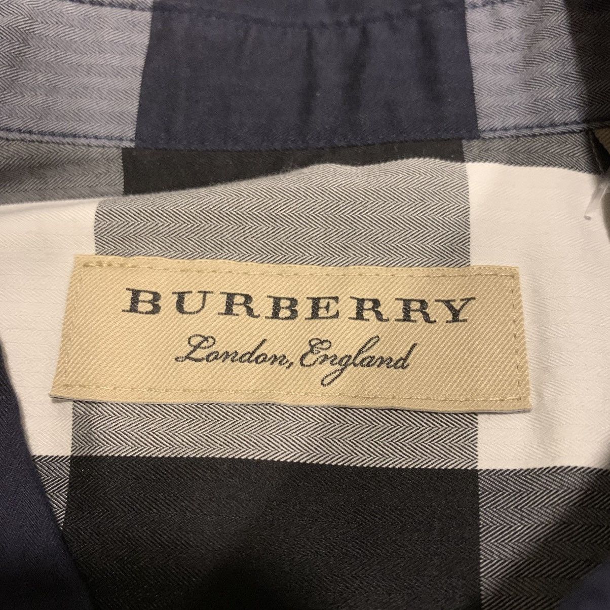 Burberry BURBERRY SHORT SLEVES NOVA CHECK BUTTON UP SHIRT Size US M / EU 48-50 / 2 - 3 Thumbnail