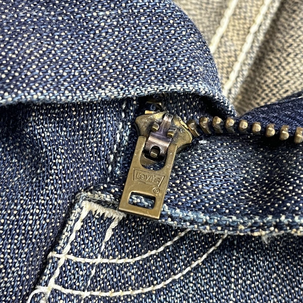 Levi's × Vintage Flared Levis 517 Distressed Denim Faded Blue Size US 33 - 17 Thumbnail
