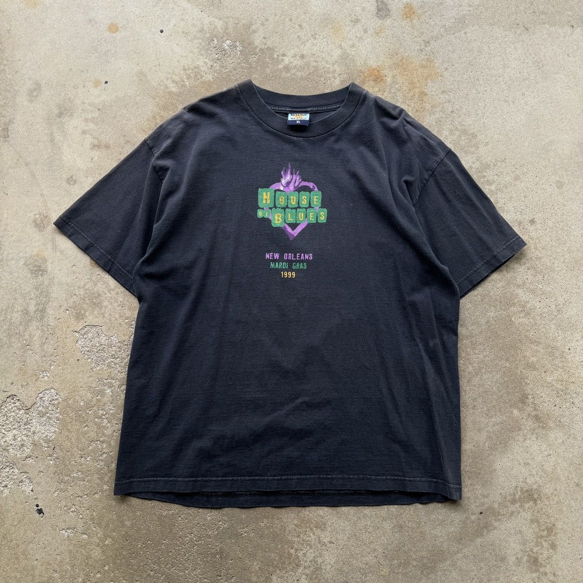 image of Band Tees x Vintage 90's Faded House Of Blues Mardi Gras Tee XL in Black, Men's