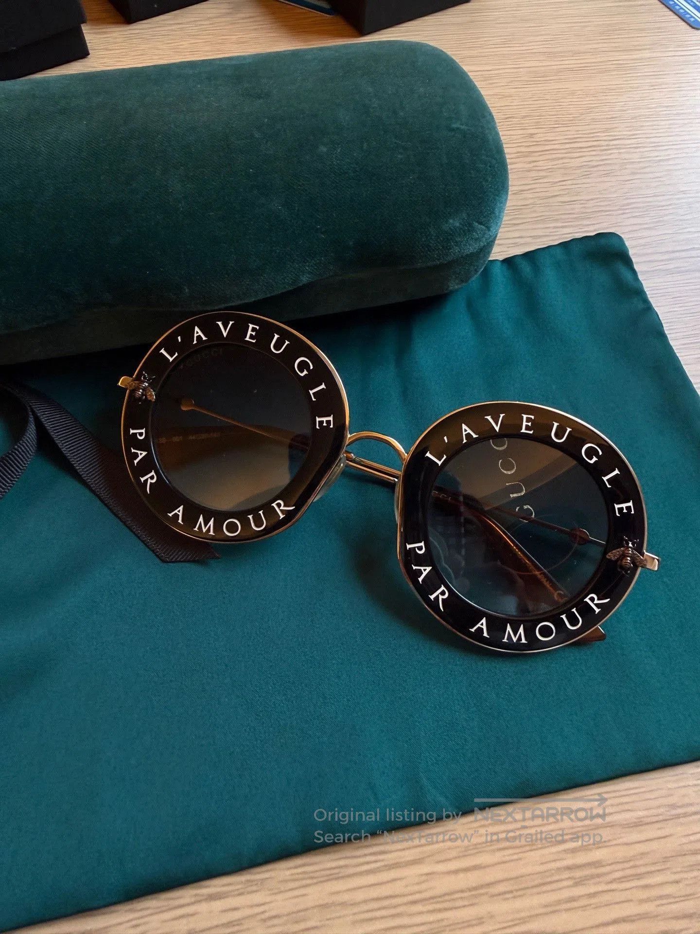 Gucci Gucci Round Frame Gold Bee Sunglasses. Size ONE SIZE - 1 Thumbnail