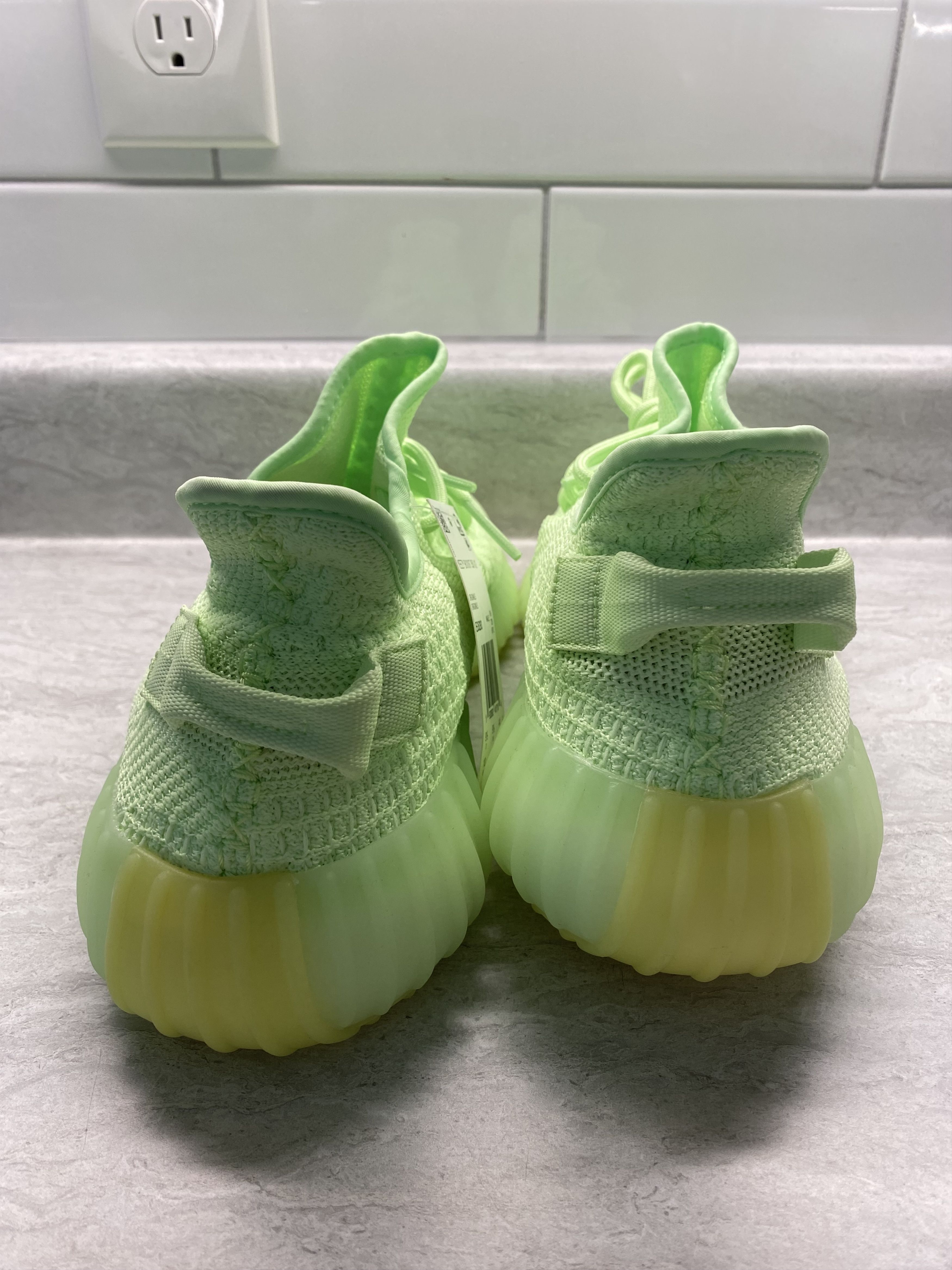 Adidas × Yeezy Yeezy Boost 350 Glow V2 Size US 10 / EU 43 - 7 Thumbnail