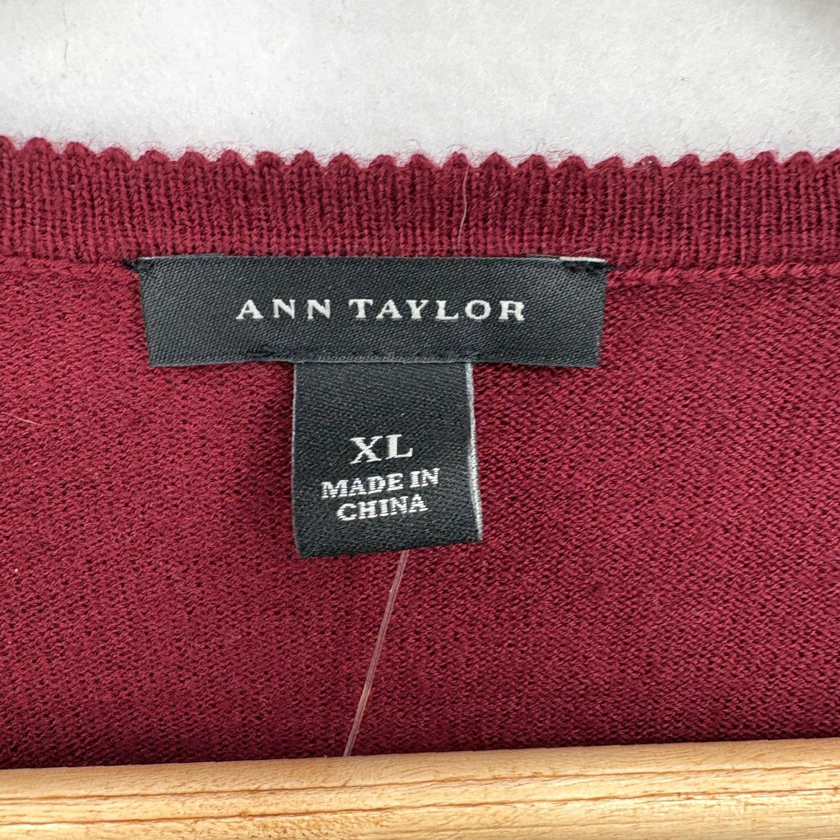 Ann Taylor Ann Taylor Sweater Womens XL Red Black Lace Floral Knit Crewneck Pullover NWT Size XL / US 12-14 / IT 48-50 - 4 Thumbnail