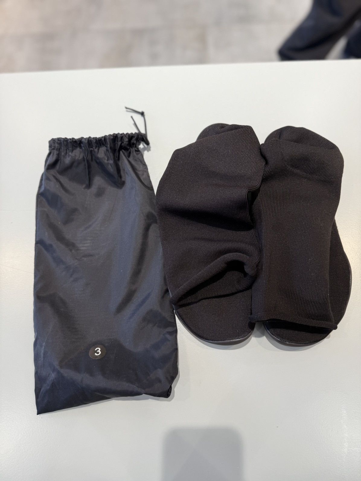 Adidas Yeezy Pods Black Size US 12 / EU 45 - 7 Thumbnail