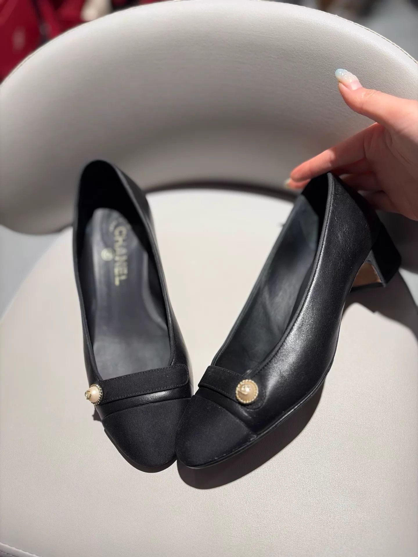 Chanel Chanel Black Pearl Button Ballet Flats 37.5 99 New Size US 7 / IT 37 - 5 Thumbnail