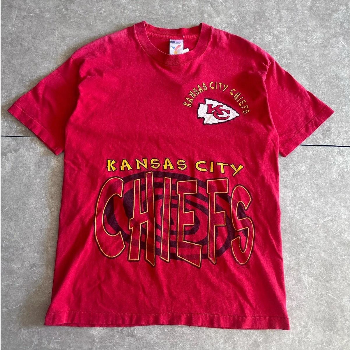 Vintage 90s Vintage Kansas City Chiefs Hypnosis Red T Shirt Size L Size US L / EU 52-54 / 3 - 1 Thumbnail