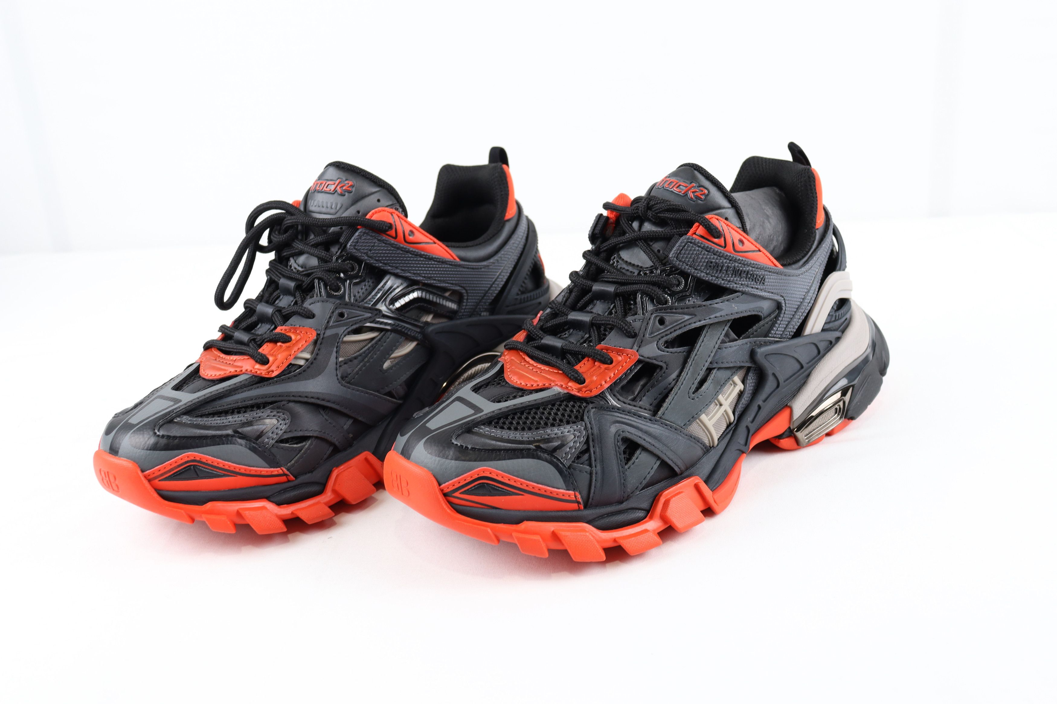 Balenciaga o1rshd10124 Track 2 Open Sneaker in Black/Red