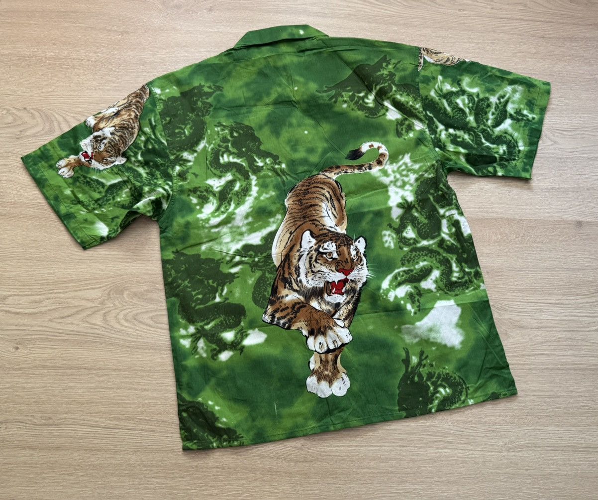 Japanese Brand Vintage 00’s Japanese Tiger Over Print Blue Baggy Shirt Size US L / EU 52-54 / 3 - 3 Thumbnail
