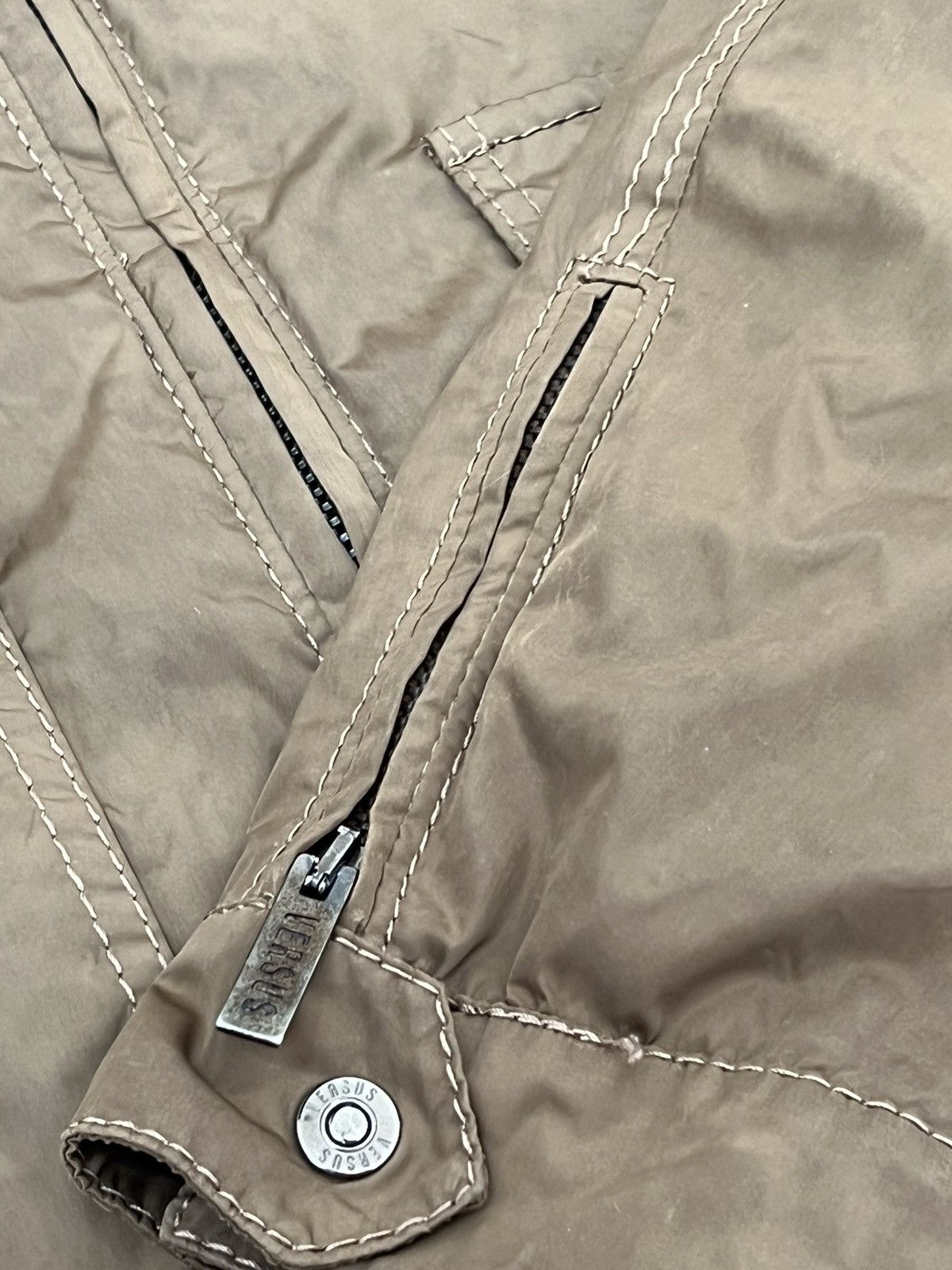 Vintage Vintage Versace Versus Nylon Jacket Luxury Bomber Size US M / EU 48-50 / 2 - 8 Thumbnail