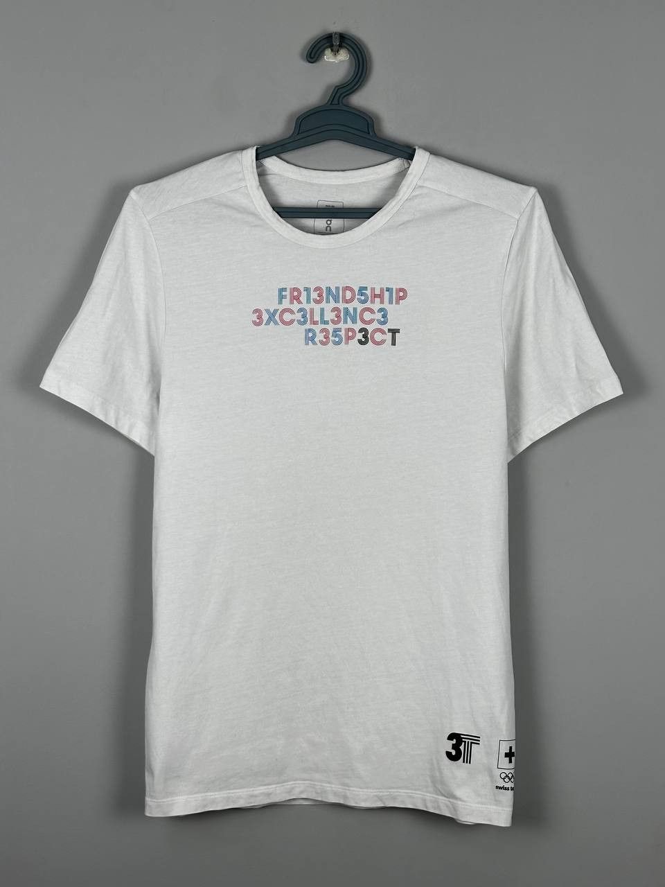 On ON Running Gorpcore Graphic T Shirt Sport Size US XL / EU 56 / 4 - 2 Thumbnail
