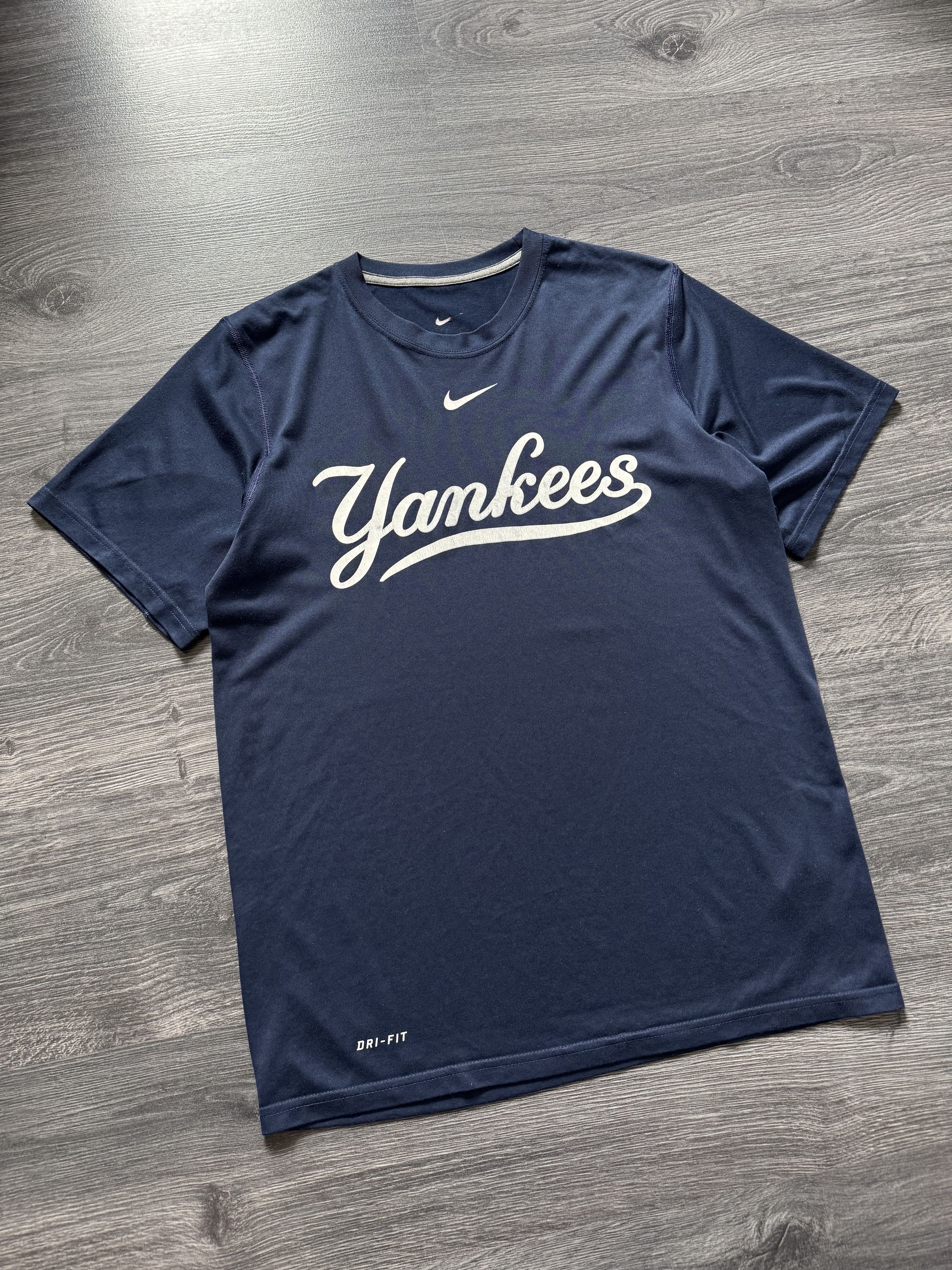 Nike Vintage Nike Yankees t shirt Size US M / EU 48-50 / 2 - 3 Thumbnail