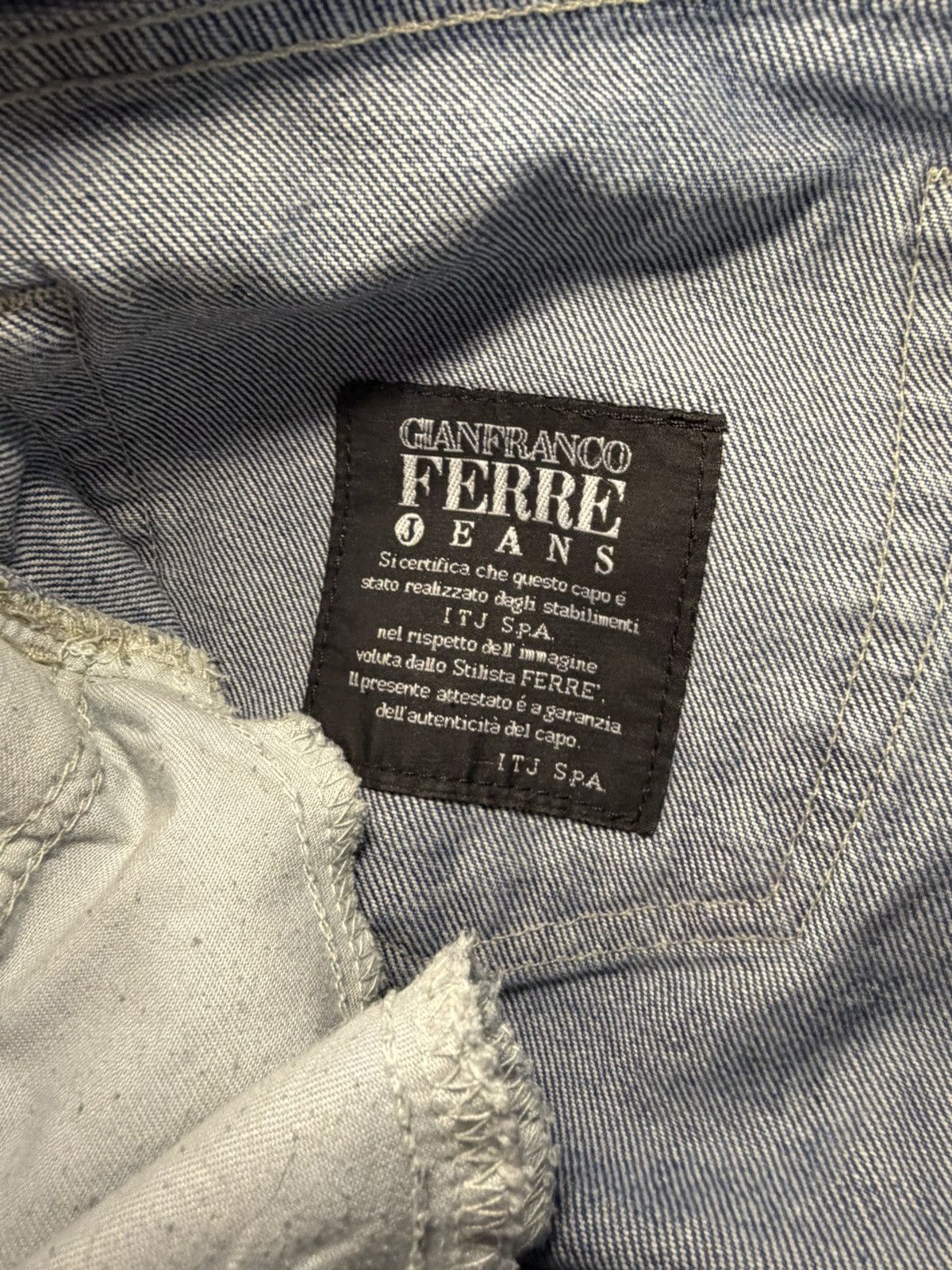 Gianfranco Ferre VTG Gianfranco Ferré Straight Leg Jeans Size 30 Size US 30 / EU 46 - 5 Thumbnail