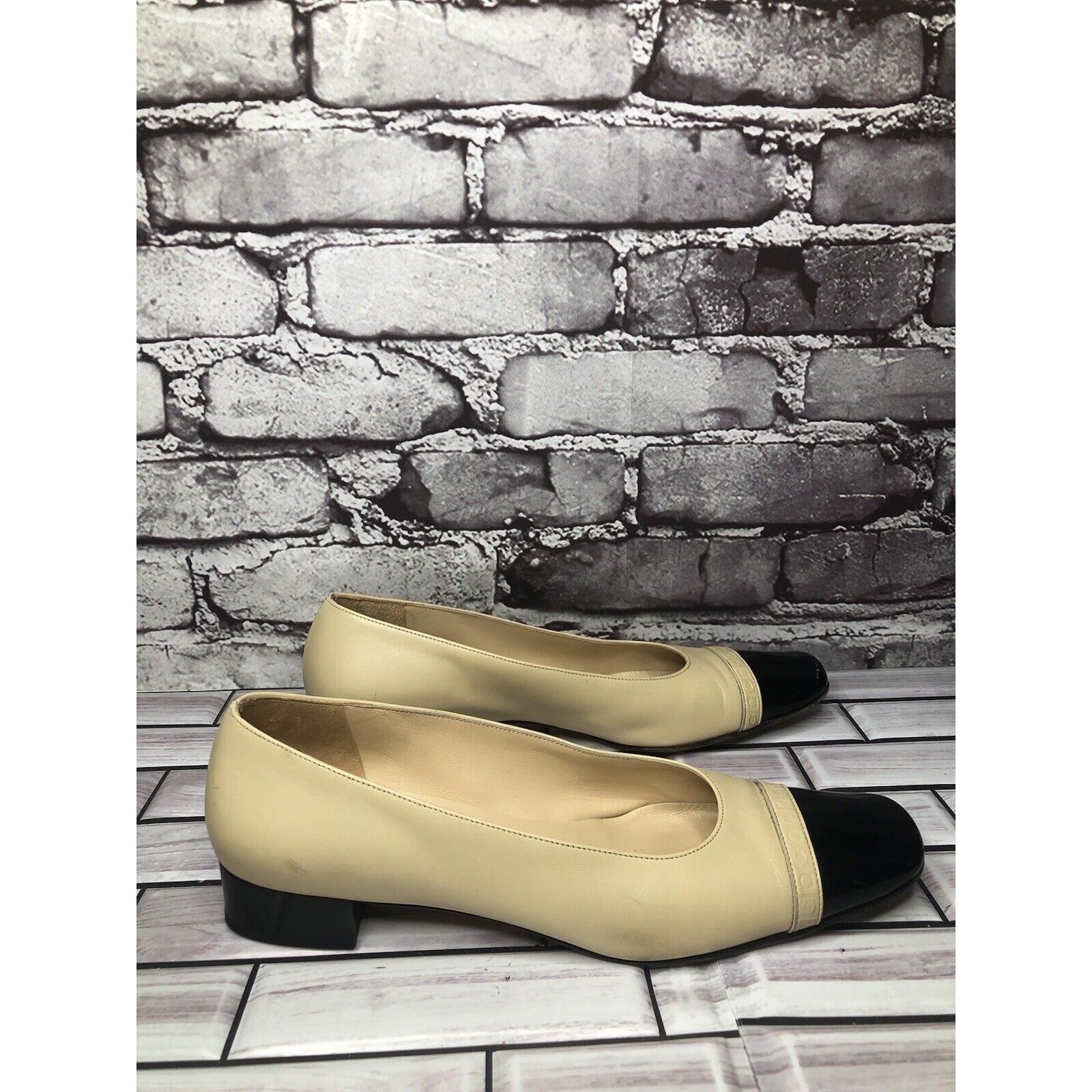 Salvatore Ferragamo Salvatore Ferragamo Marissa Nude Leather Black Cap Toe Pumps Size US 8.5 / IT 38.5 - 14 Thumbnail