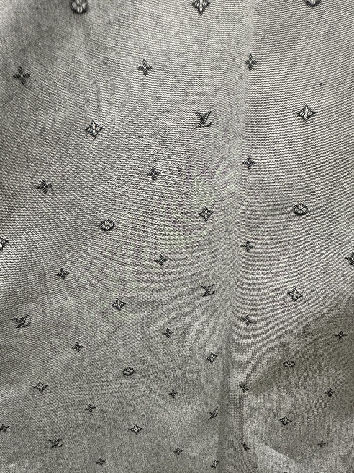 Louis Vuitton Louis Vuitton grey short sleeve button up Size US L / EU 52-54 / 3 - 3 Thumbnail