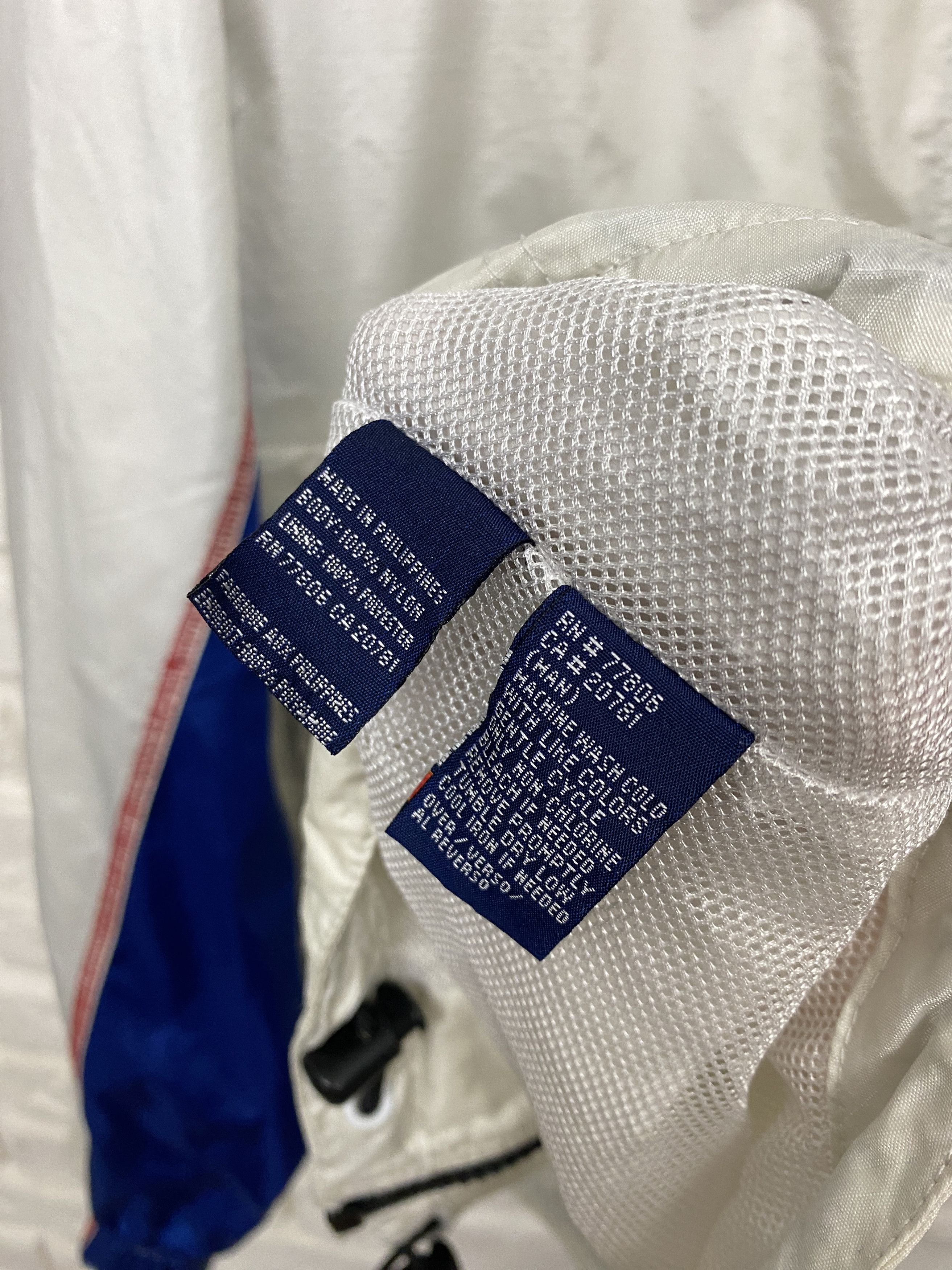 Tommy Hilfiger Tommy Hilfiger Nylon Jacket Hooded Windrunner Logo Size XL Size US XL / EU 56 / 4 - 11 Thumbnail