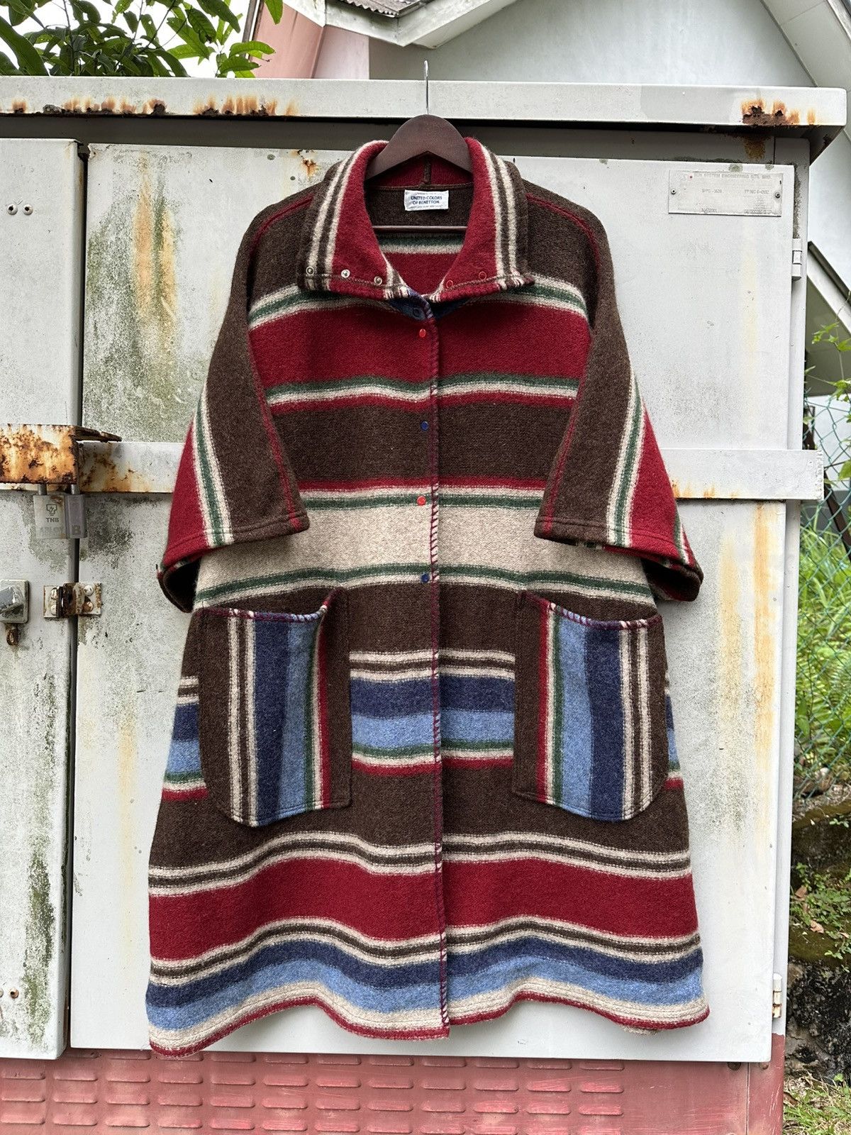 United Colors Of Benetton United Colors Of Benetton 100% Pure Wool Cloak Made In Italy Size US XL / EU 56 / 4 - 3 Thumbnail