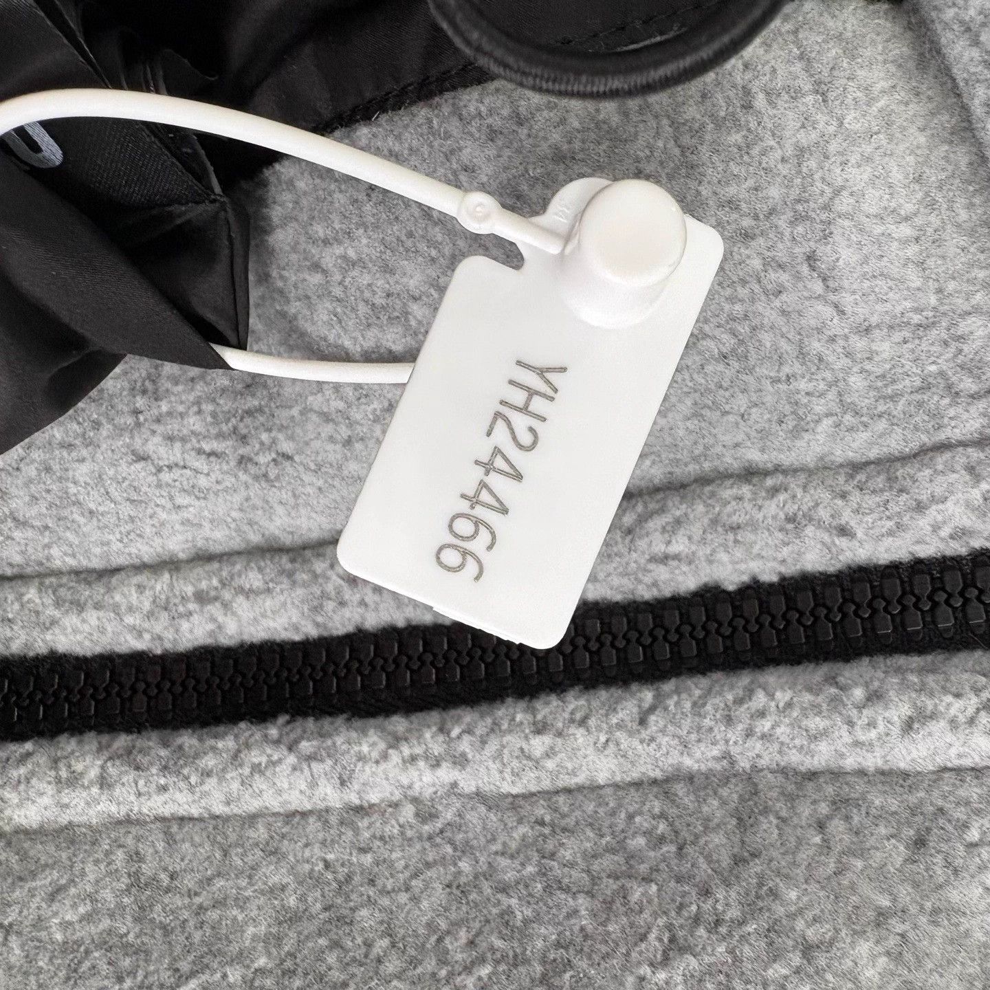 Miu Miu MIU MIU Gray Embroidered Logo Fleece Collar Zip Jkt Size XS / US 0-2 / IT 36-38 - 9 Thumbnail