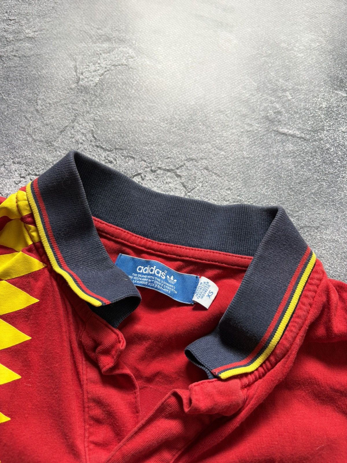 Adidas Vintage Adidas Spain Y2K Retro Football Soccer Jersey Rare Size US XS / EU 42 / 0 - 7 Thumbnail