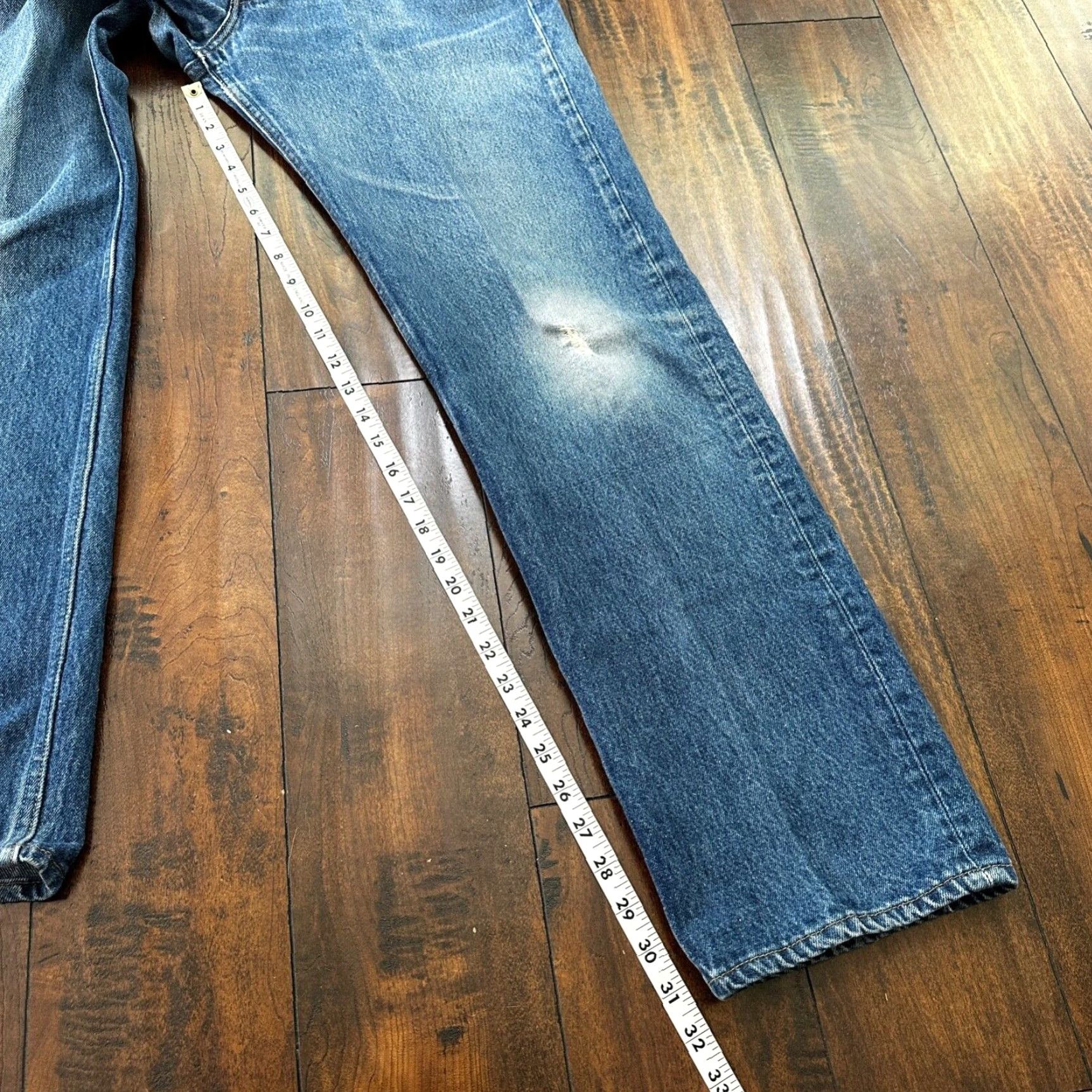 Levi's VINTAGE Levi's 501 Jeans 36x36 Blue Light Wash Straight 90s Mens Size US 36 / EU 52 - 7 Thumbnail