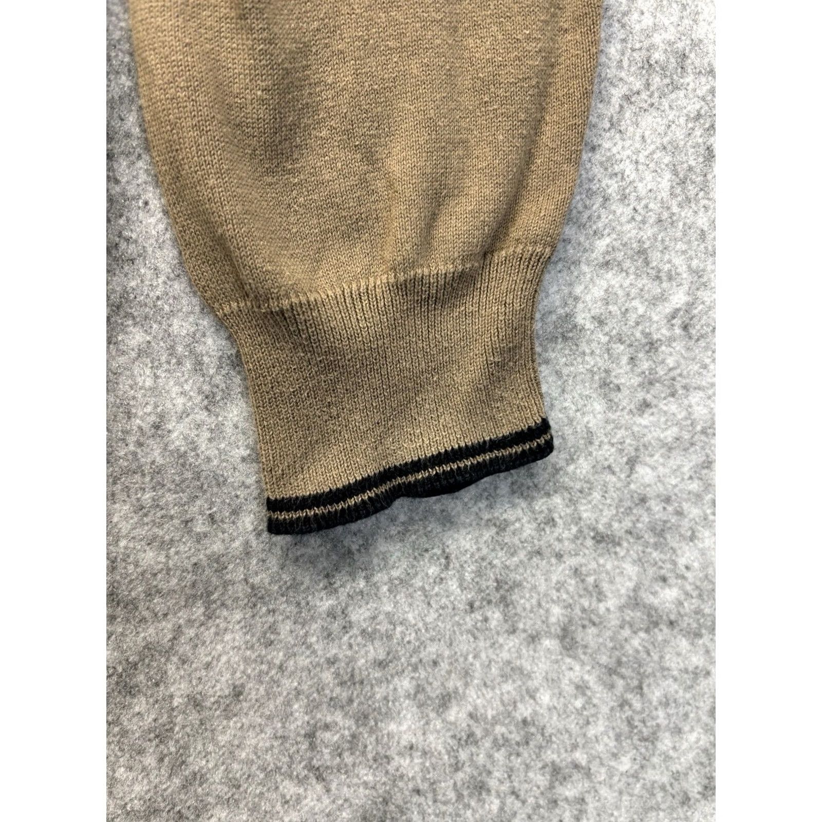 Fred Perry VINTAGE? No. Size US L / EU 52-54 / 3 - 4 Thumbnail