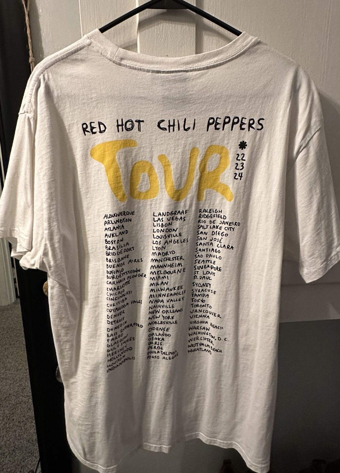 Band Tees RED HOT CHILI PEPPERS 2024 SHIRT Size US XL / EU 56 / 4 - 5 Thumbnail