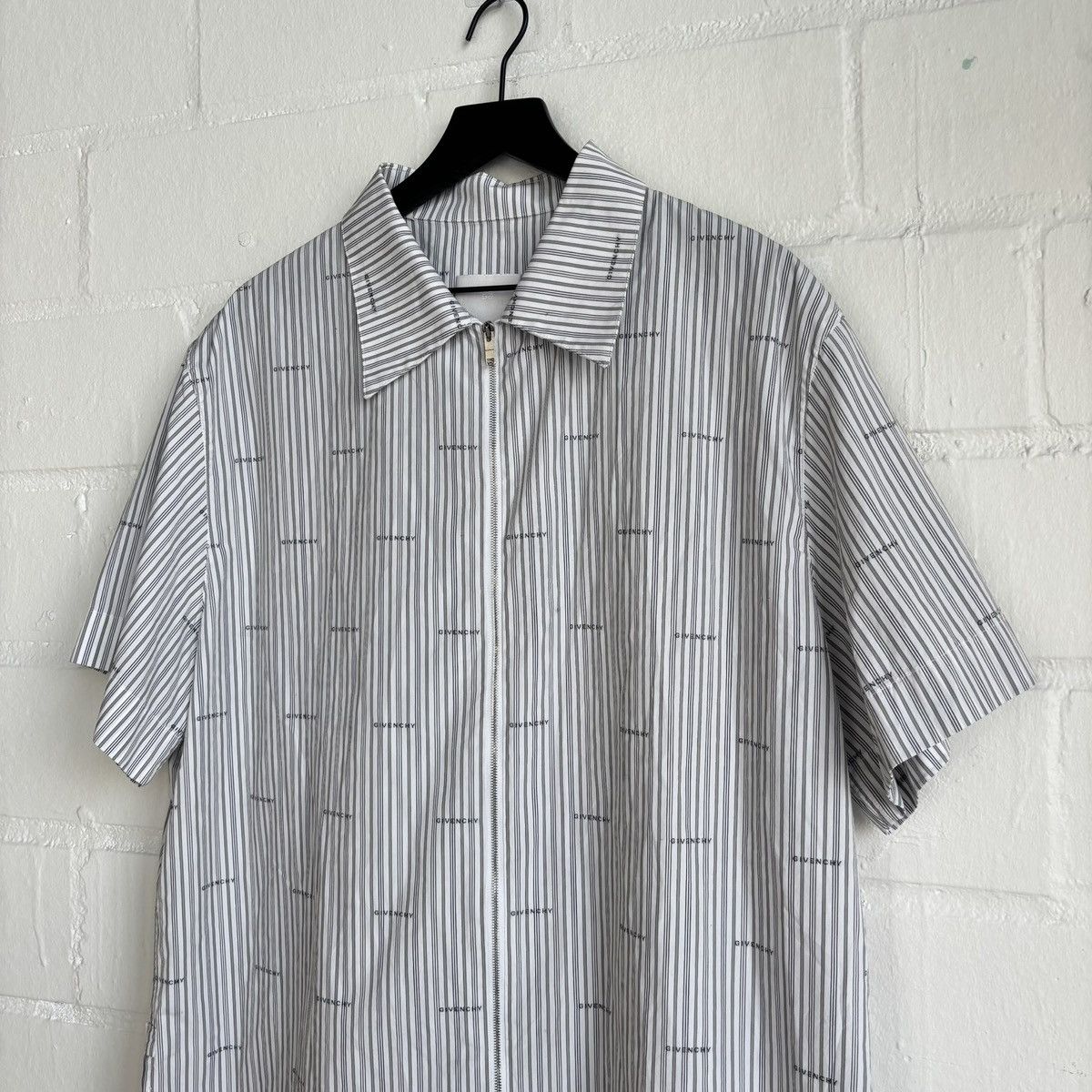 Givenchy Givenchy Monogram Zip Up Worker Top Size US XL / EU 56 / 4 - 2 Thumbnail