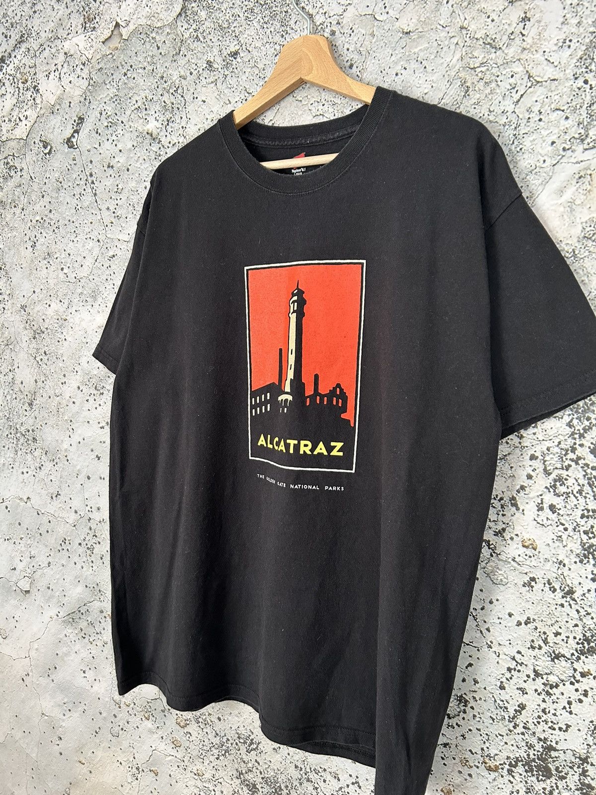 Other Vintage Alcatraz Graphic Tee Streetwear Retro Hype Size US L / EU 52-54 / 3 - 2 Thumbnail