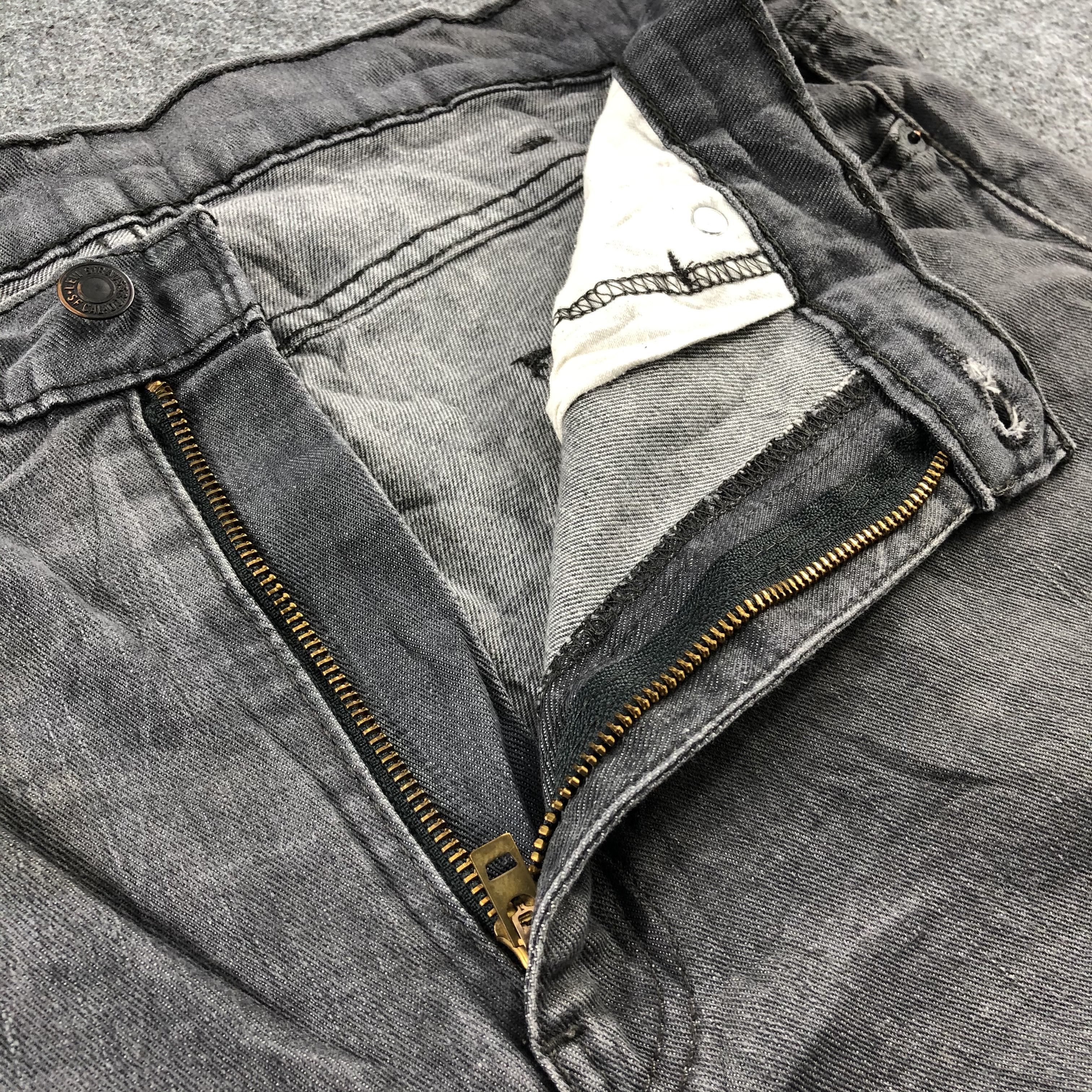 Levi's Vintage Faded Black Levis 514 Jeans-J2365 Size US 37 - 9 Thumbnail