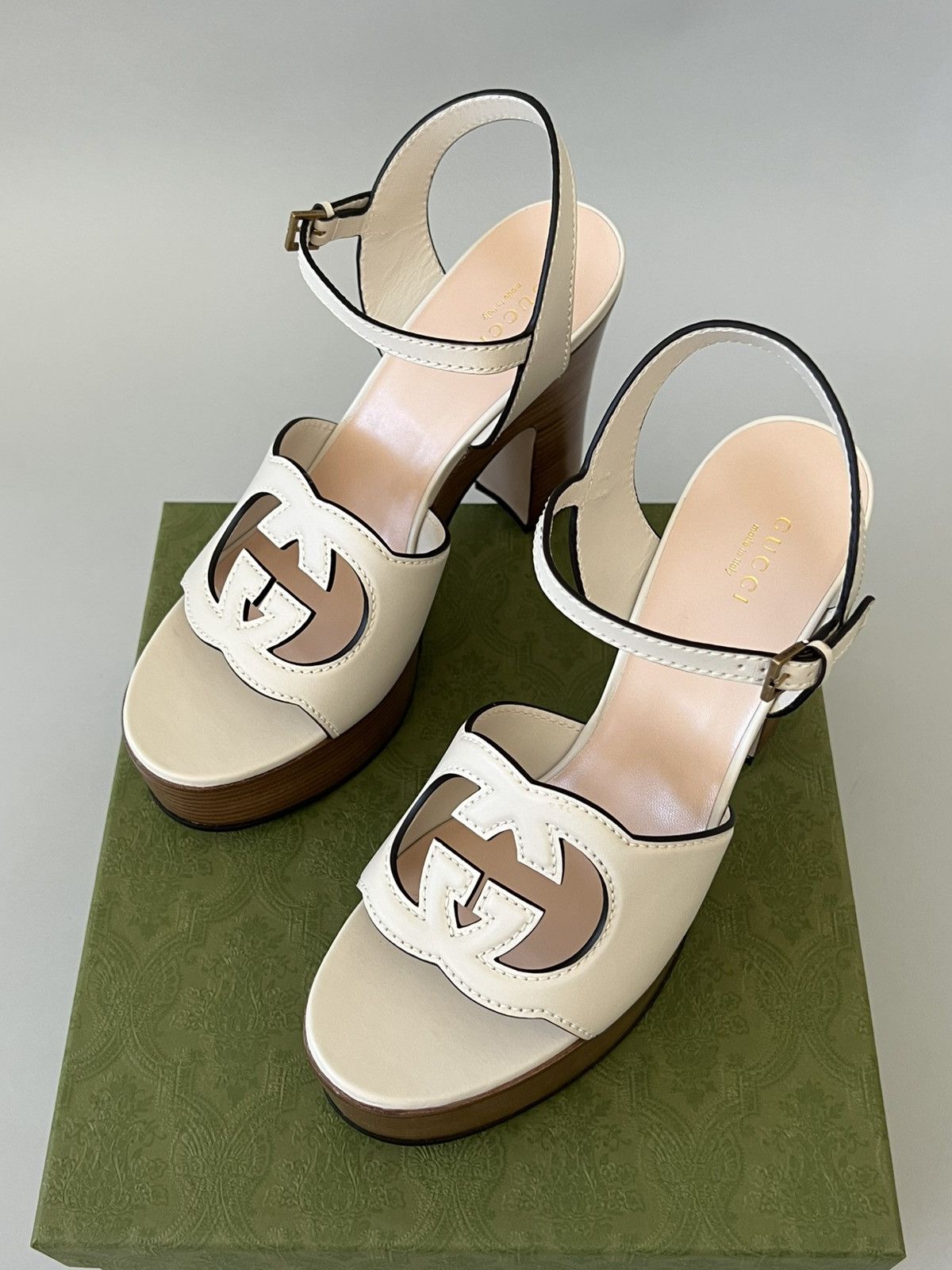 Gucci Interlocking G leather sandals in white Size US 11 / IT 41 - 6 Thumbnail