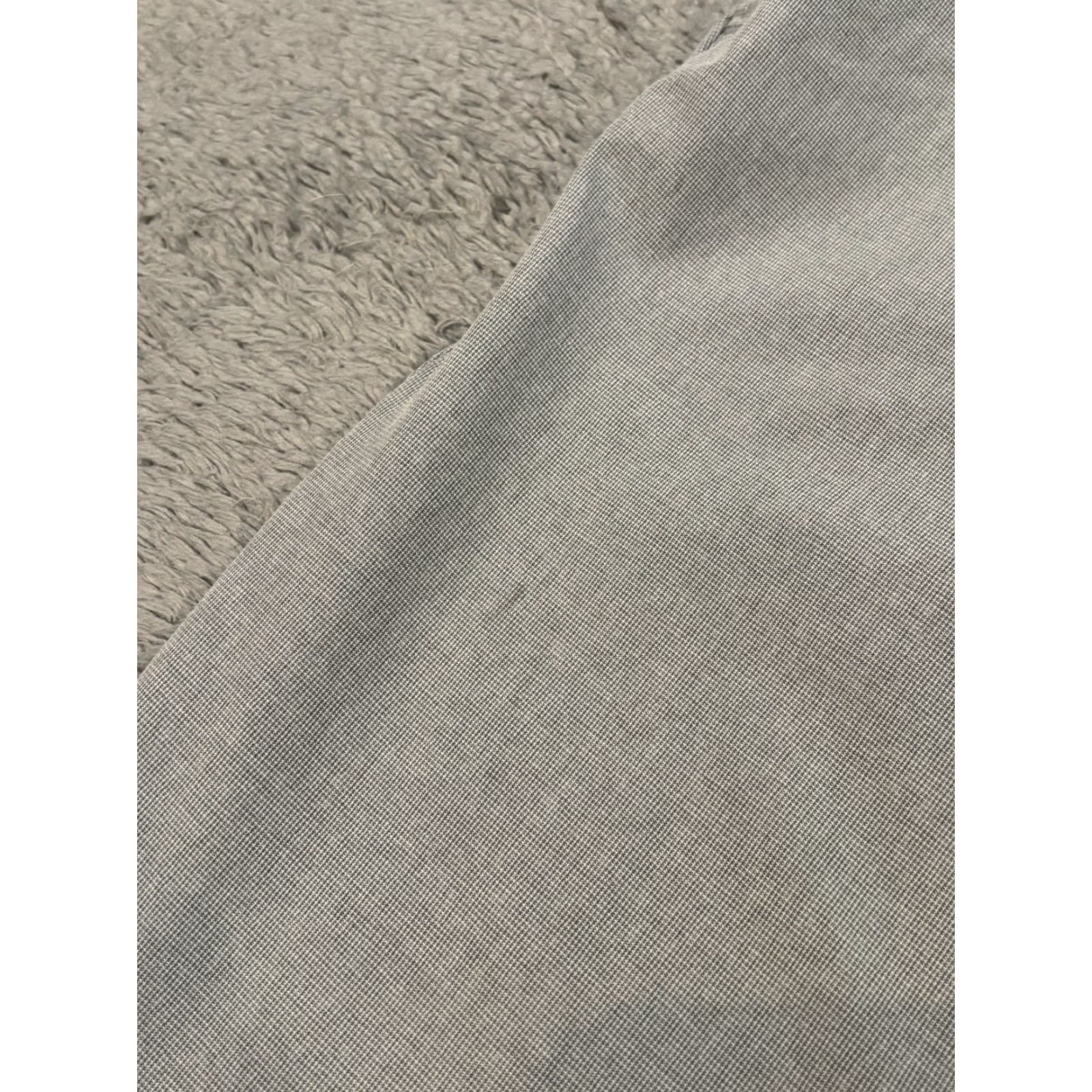 Banana Republic VINTAGE? No, item not vintage. Banana Republic Shorts Men 32 Gray Comfort Flat Front Elastic Waist Chino Size US 32 / EU 48 - 2 Thumbnail