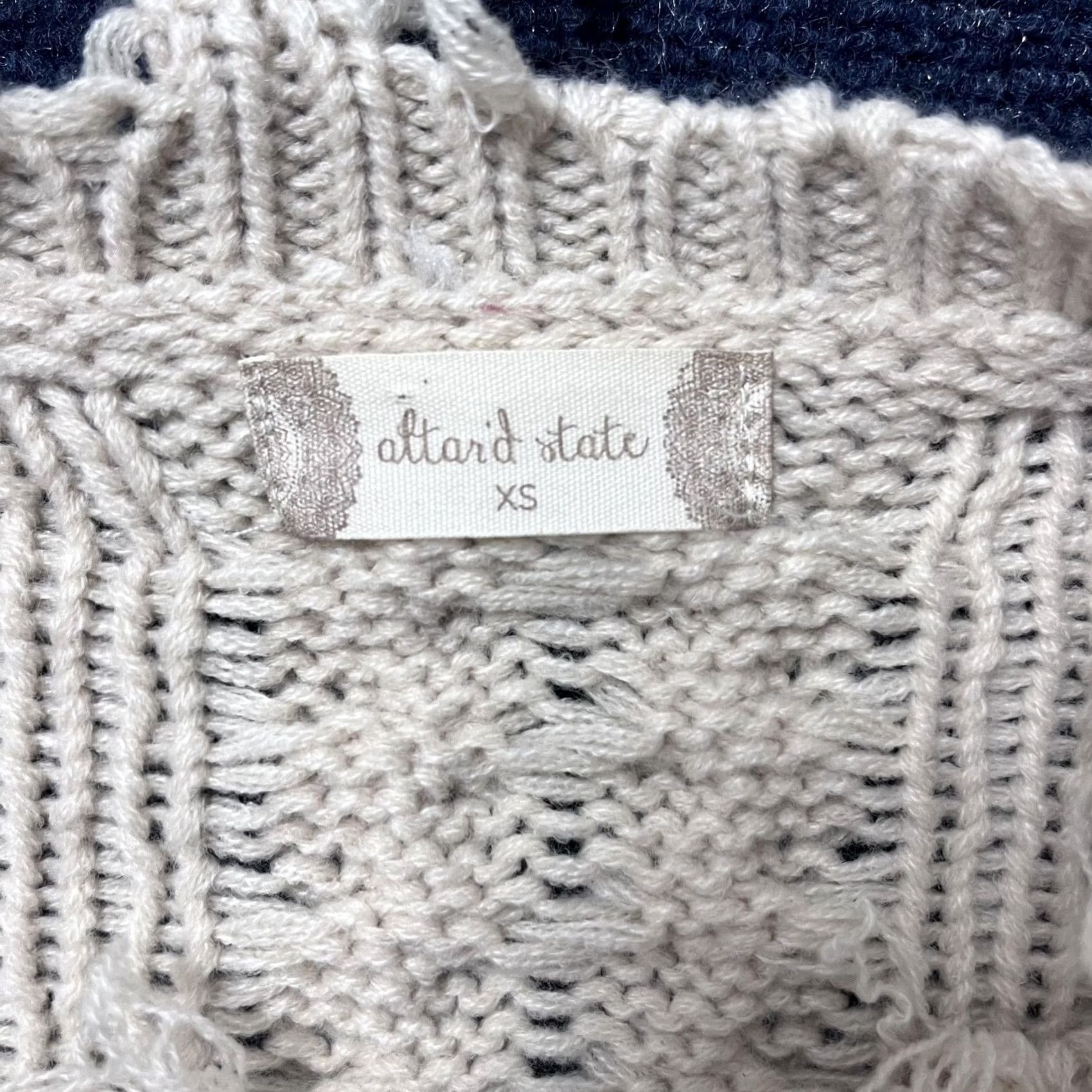 Vintage VINTAGE Altar'd State Sweater Womens XS Cream Cable Knit Distressed Fringe Size XS / US 0-2 / IT 36-38 - 2 Thumbnail