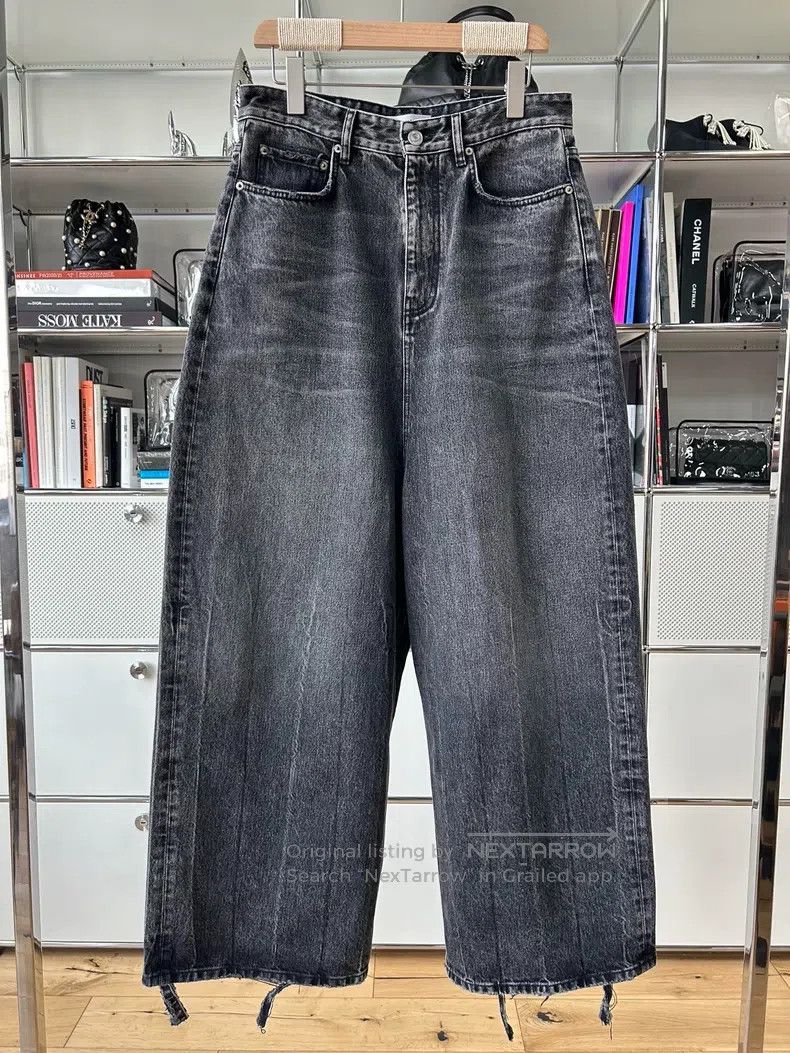 Balenciaga Balenciaga Trendy Heavy Distressed Low-Rise Washed Grey Wi Size 25" / US 0 / IT 36 - 1 Thumbnail