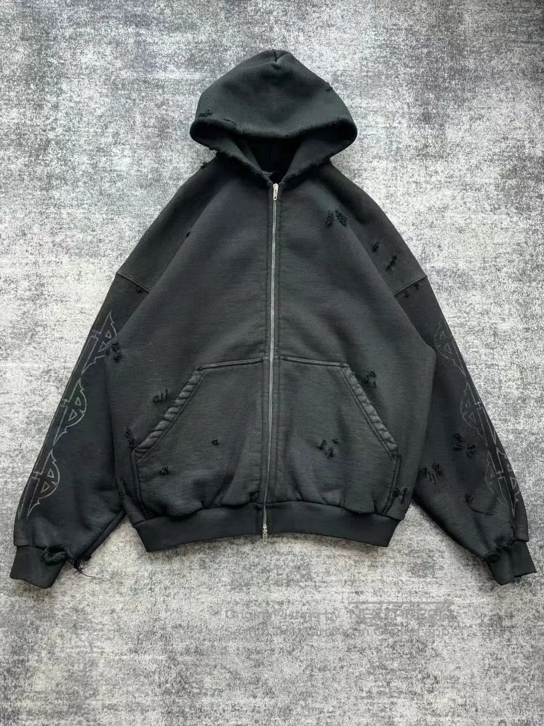 Balenciaga balenciaga paris tower zip. Size US M / EU 48-50 / 2 - 2 Thumbnail