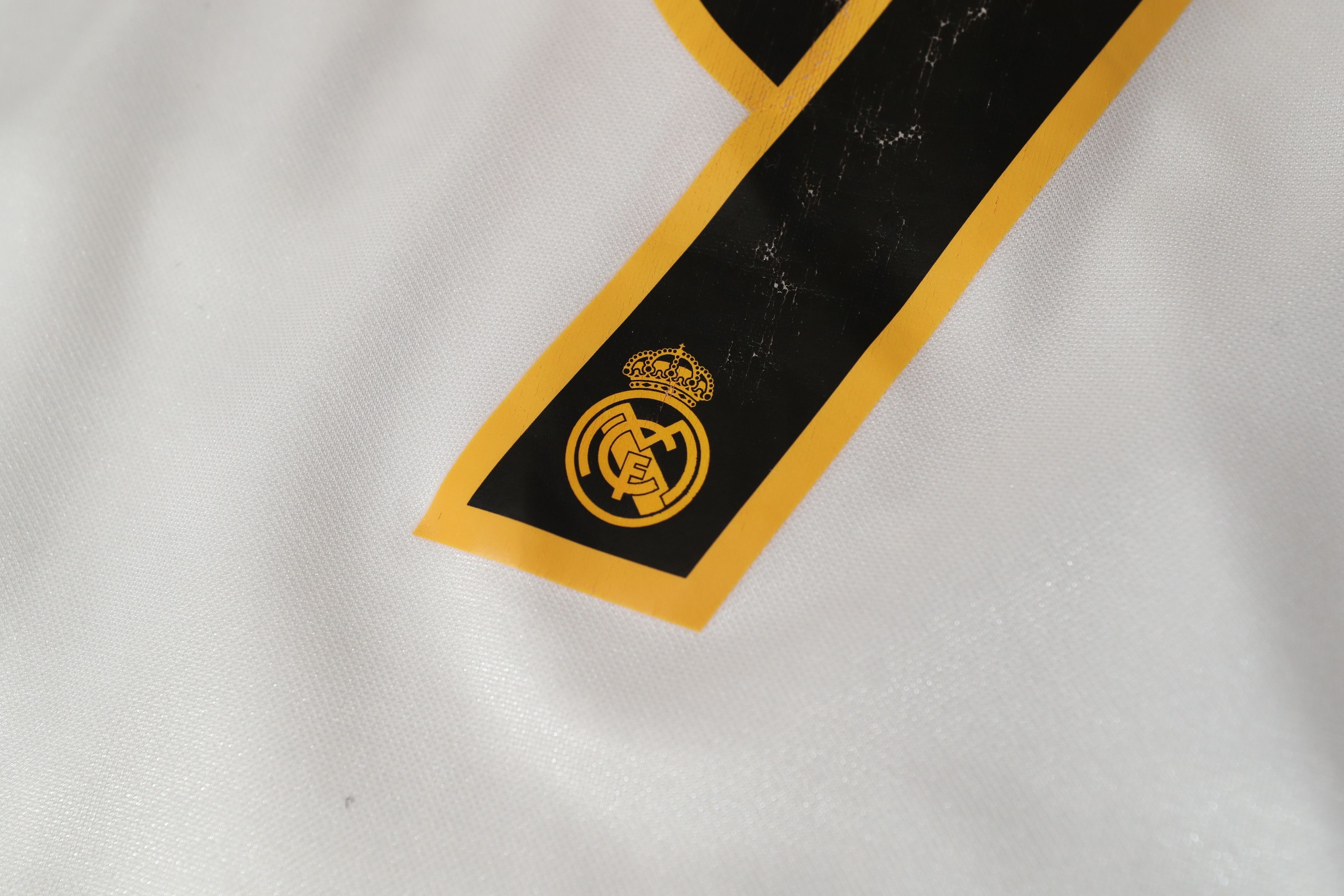 Adidas 2003-04 Real Madrid Home Shirt Ronaldo #9 (XL) Size US XL / EU 56 / 4 - 13 Thumbnail