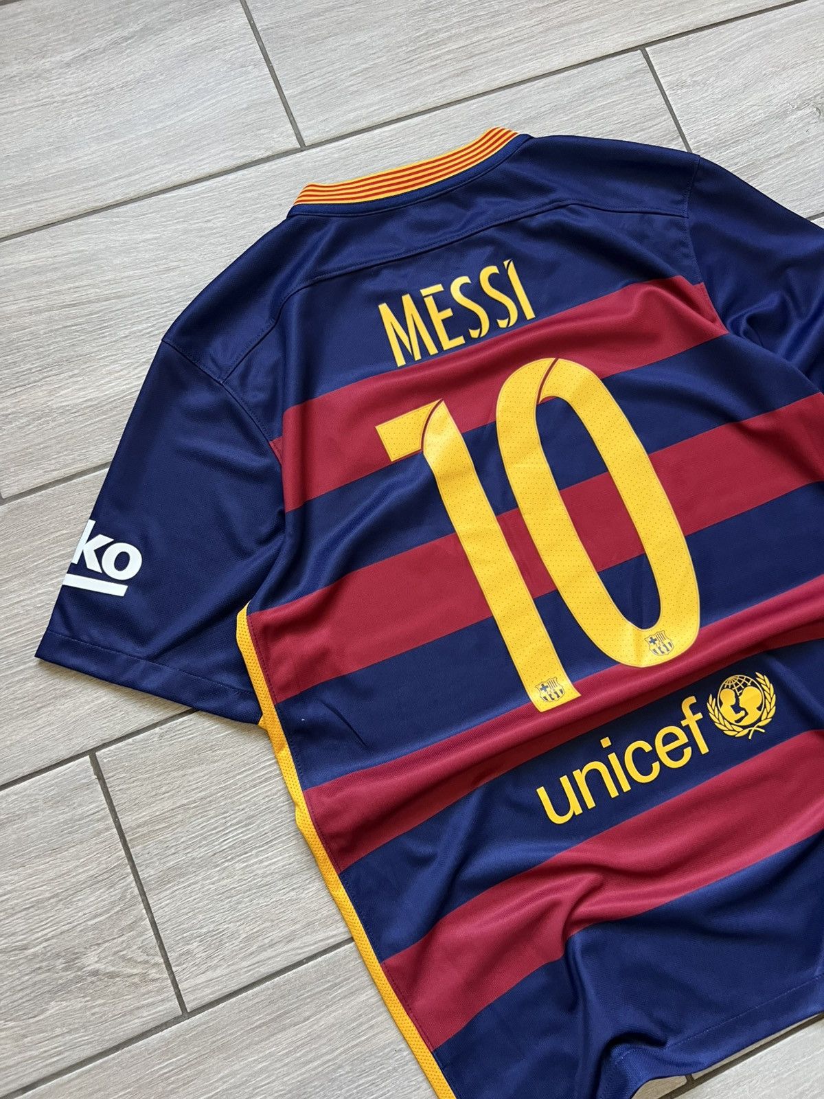 Nike Nike Barcelona 2015/2016 Messi Home Away Jersey T-Shirt Size US M / EU 48-50 / 2 - 1 Thumbnail