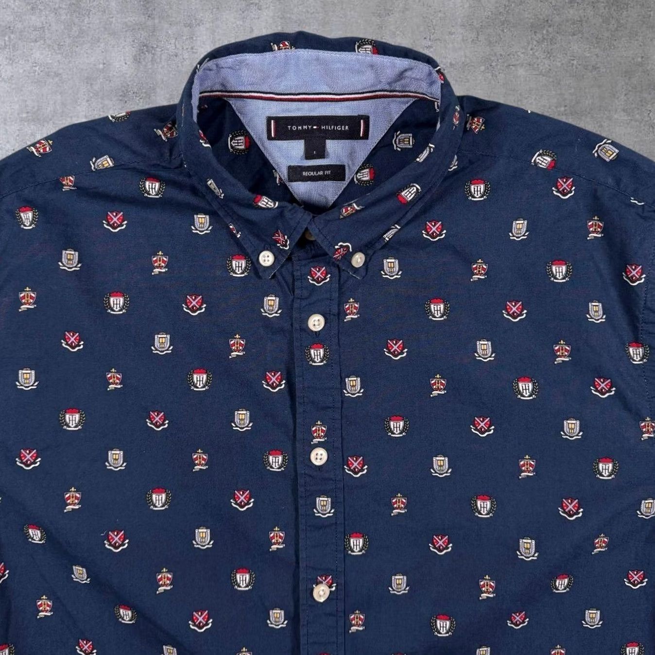 Tommy Hilfiger Tommy Hilfiger Regular Fit Crest Logo Pattern Long Sleeve Button-Down Cotton Shirt Large Navy Blue Mens Size US L / EU 52-54 / 3 - 4 Thumbnail