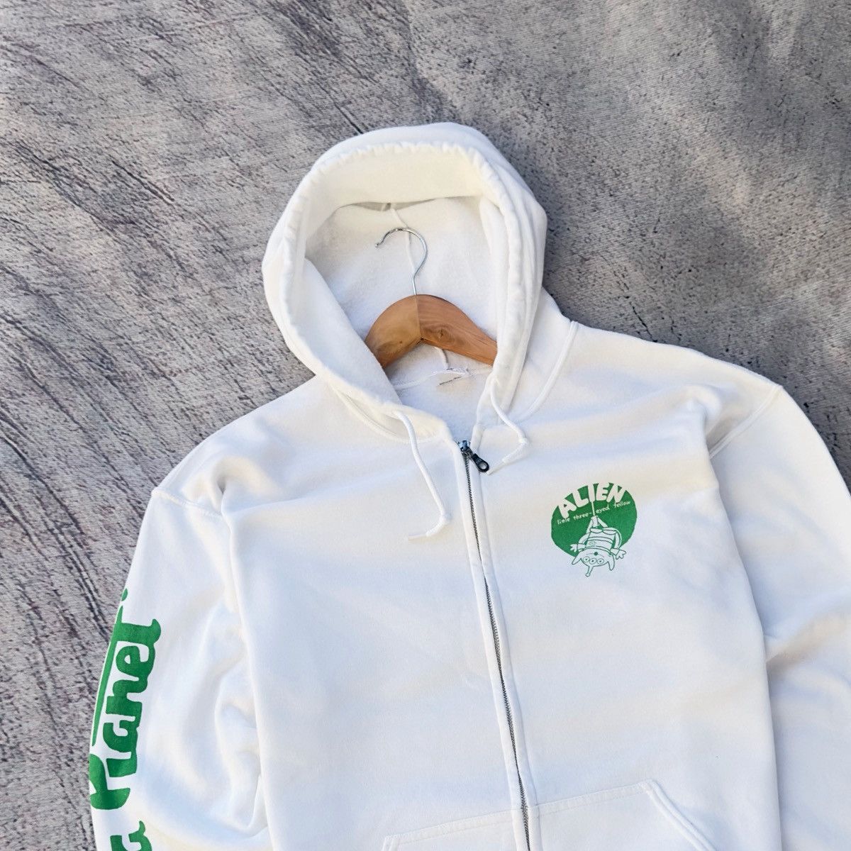 Disney TOY STORY ALIENS BACK PRINT ZIP UP DISNEY HOODIE Size US L / EU 52-54 / 3 - 4 Thumbnail