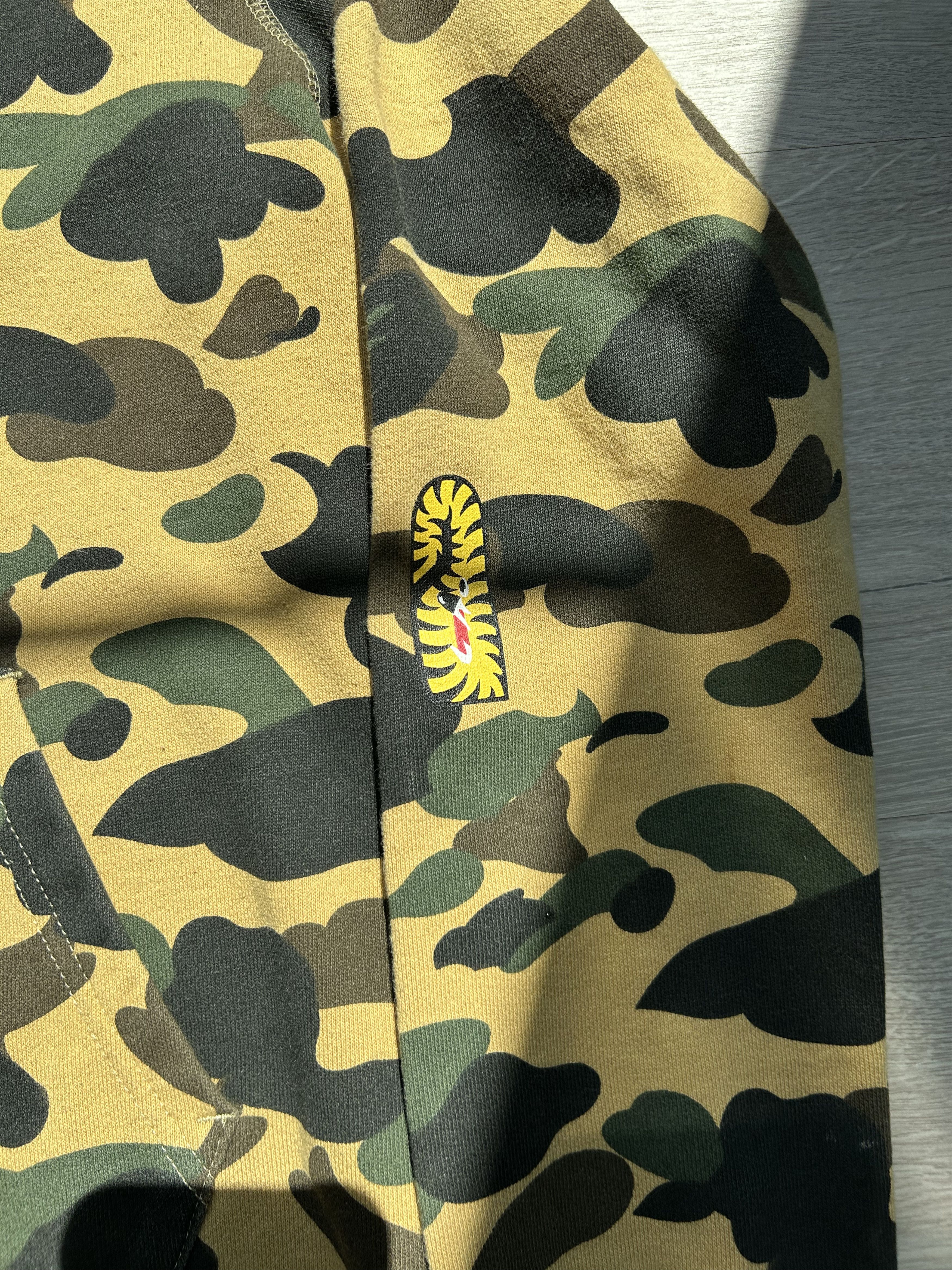 Bape Bape 1st Camo Shark Full Zip Hoodie [Size S] Size US S / EU 44-46 / 1 - 5 Thumbnail